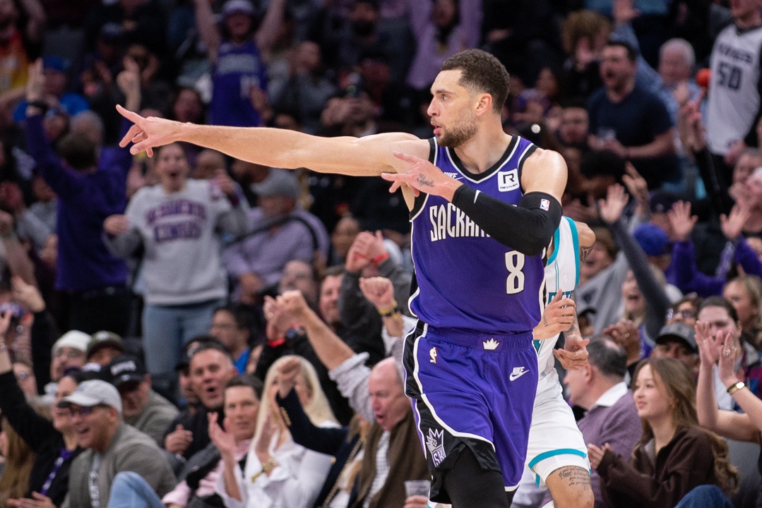 The Sacramento Kings will face the Utah Jazz on Wednesday, February 26, 2025, at 9:00 PM ET at the Delta Center in Salt Lake City. The Kings, with a 29-28 record, aim to strengthen their playoff position, while the Jazz, at 14-43, look to build momentum in a challenging season. Sacramento vs Utah AI Prediction: Free NBA Betting Insights for Feb 26. Credit USA TODAY/IMAGN