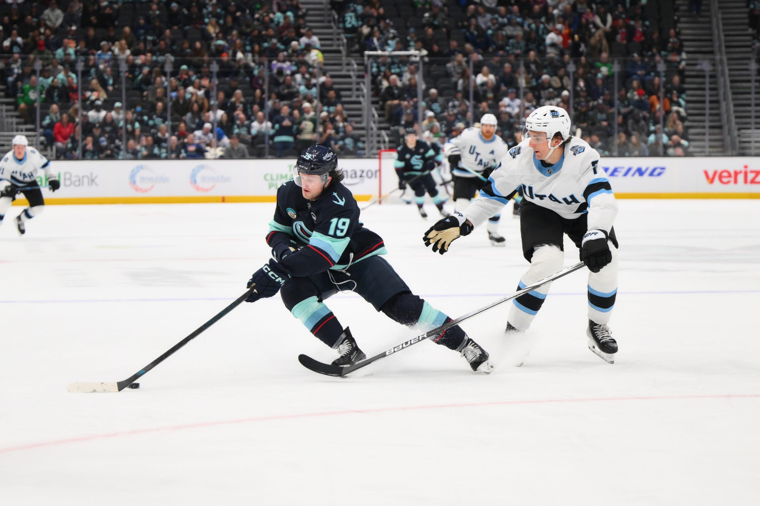 On March 16, 2025, the Utah Hockey Club will face the Vancouver Canucks at Rogers Arena in Vancouver. Both teams are in the thick of the Western Conference playoff race, making this matchup crucial for their postseason aspirations. Utah vs Vancouver AI Prediction: Free NHL Betting Insights for Mar 16. Credit USA TODAY/IMAGN