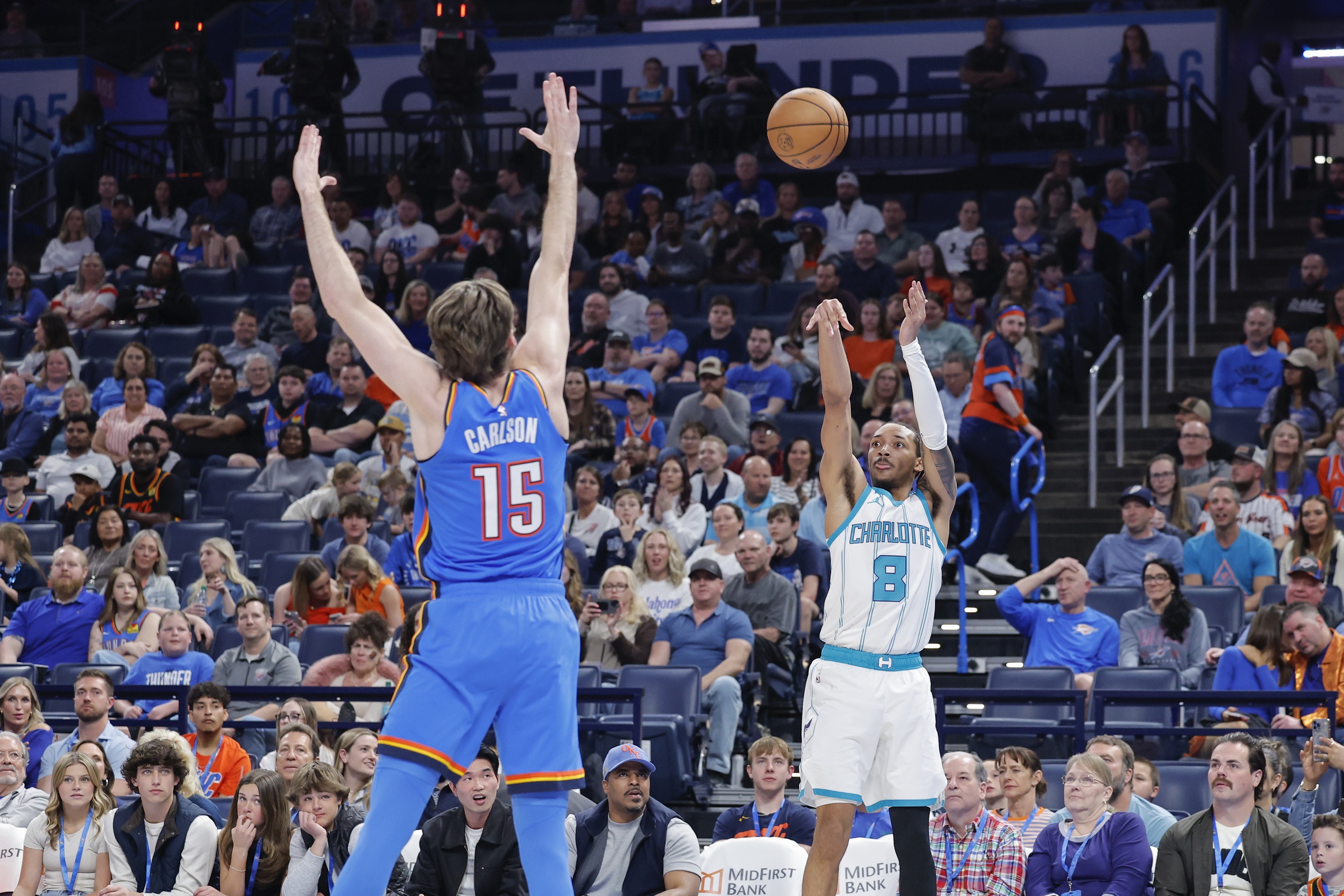 On March 23, 2025, the Miami Heat (29-41) will host the Charlotte Hornets (18-52) at Kaseya Center in Miami, Florida. The game is scheduled to tip off at 6:00 PM ET. Charlotte vs Miami AI Prediction: Free NBA Betting Insights for Mar 23. Credit USA TODAY/IMAGN