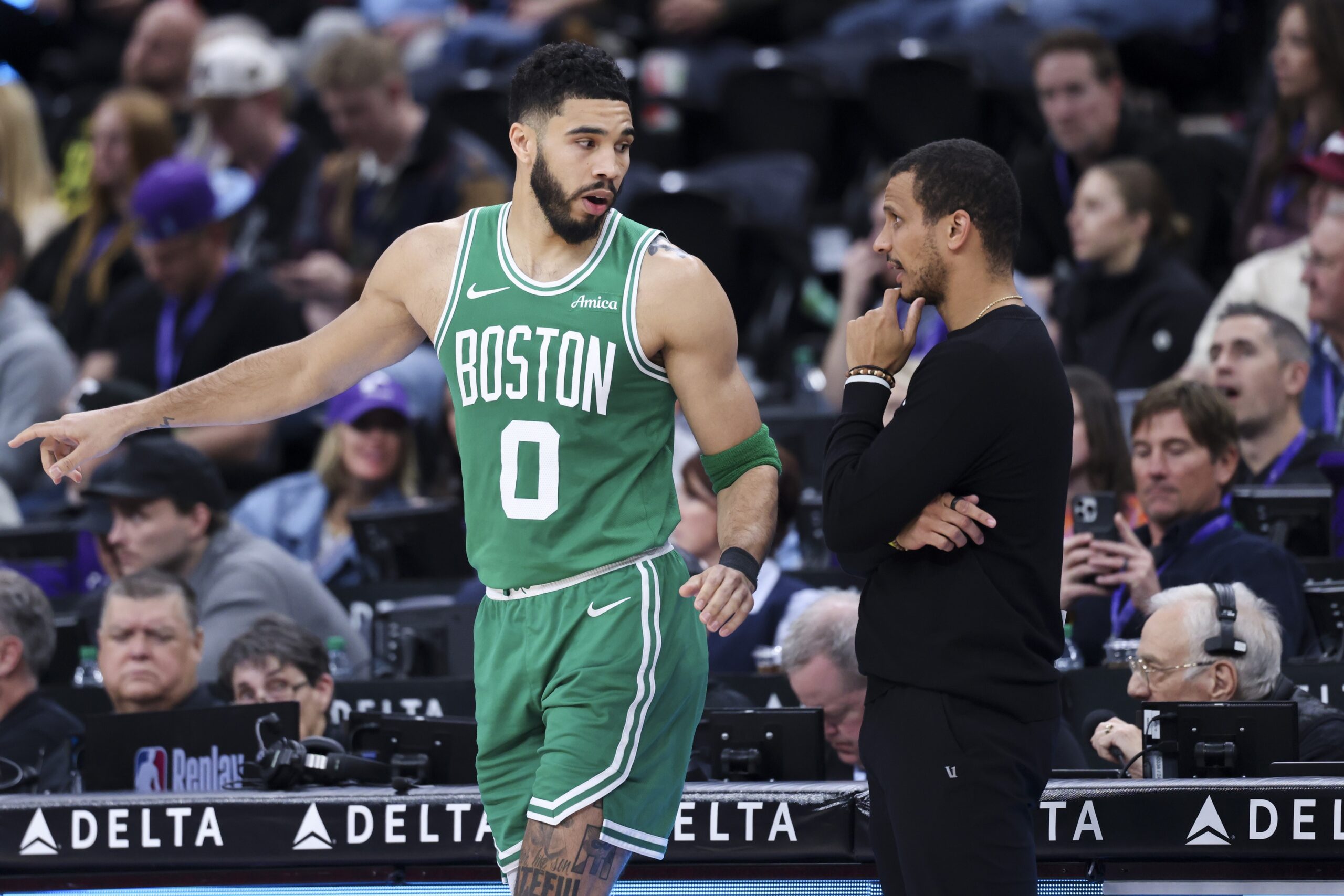 On March 23, 2025, the Boston Celtics (50-19) will visit the Portland Trail Blazers (31-39) at the Moda Center in Portland, Oregon. Both teams enter the game on three-game winning streaks, setting the stage for an intriguing matchup. Boston vs Portland AI Prediction: Free NBA Betting Insights for Mar 23. Credit USA TODAY/IMAGN