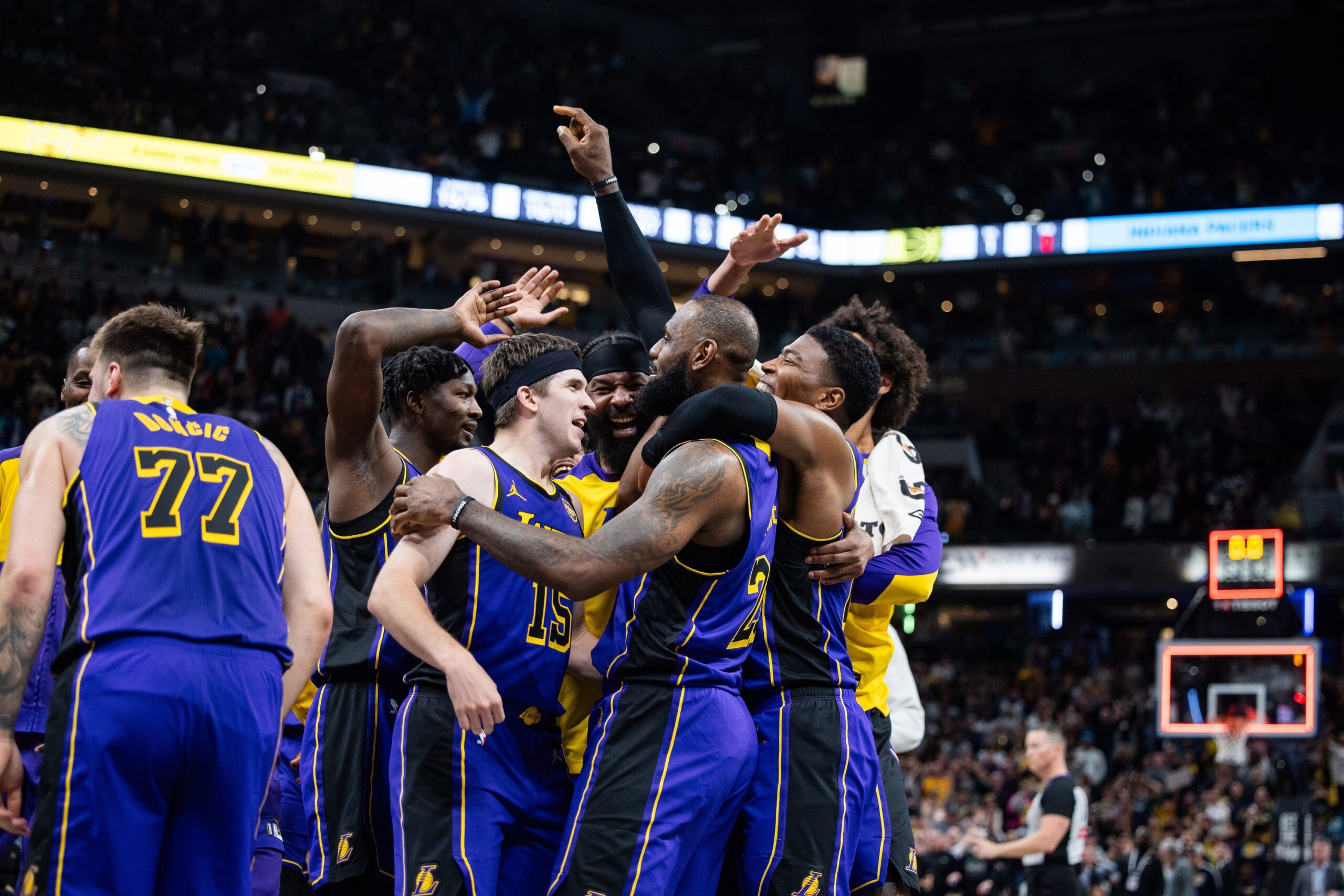 The Los Angeles Lakers (43-26) will visit the Chicago Bulls (30-40) on March 27, 2025, at the United Center in Chicago. Both teams aim to bolster their standings as the regular season nears its conclusion. Los Angeles Lakers vs Chicago AI Prediction: Free NBA Betting Insights for Mar 27. Credit USA TODAY/IMAGN