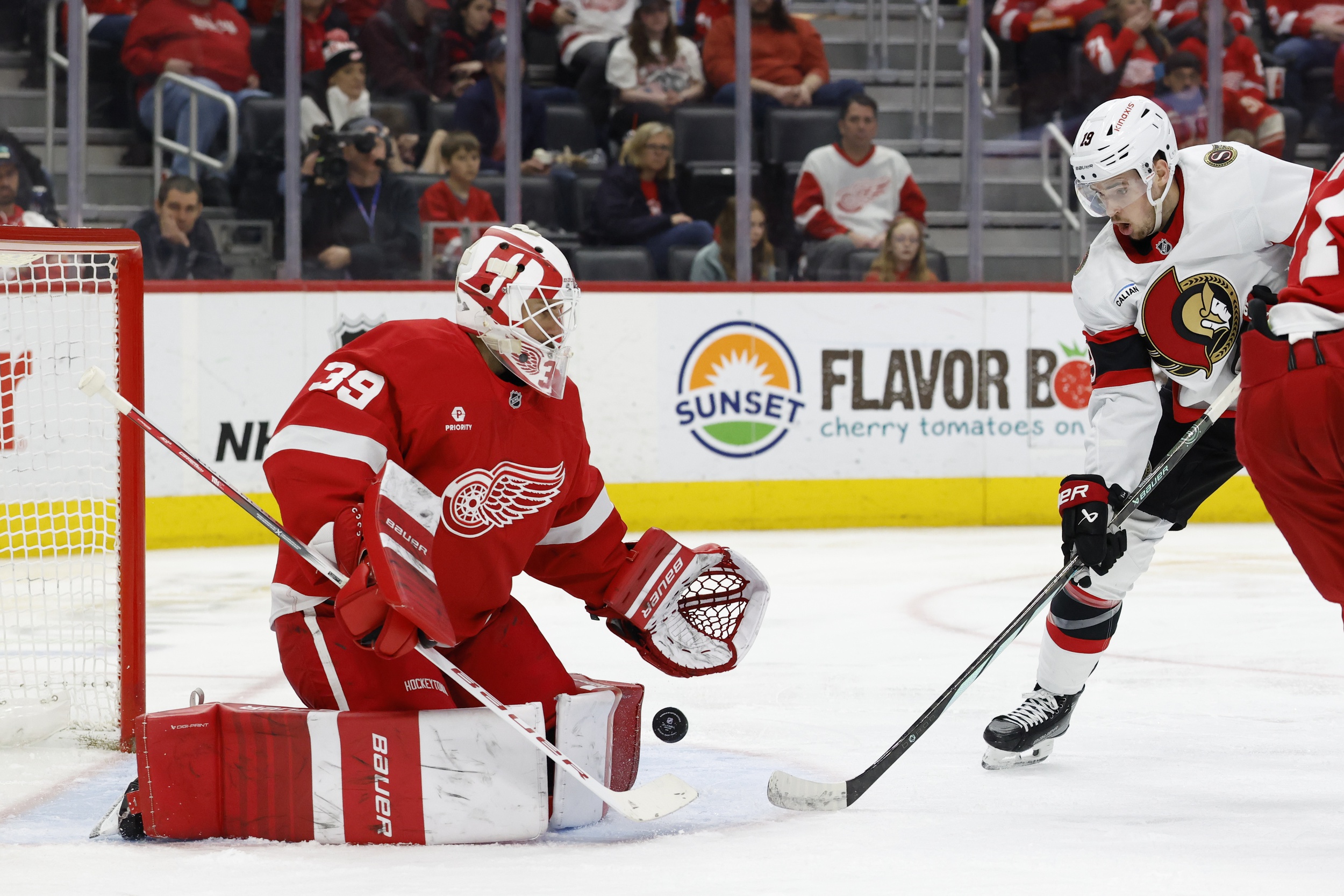 The Boston Bruins will face the Detroit Red Wings on March 29, 2025, at Little Caesars Arena in Detroit. Both teams are seeking to snap extended losing streaks, making this matchup pivotal for their respective seasons. Boston vs Detroit AI Prediction: Free NHL Betting Insights for Mar 29. Credit USA TODAY/IMAGN