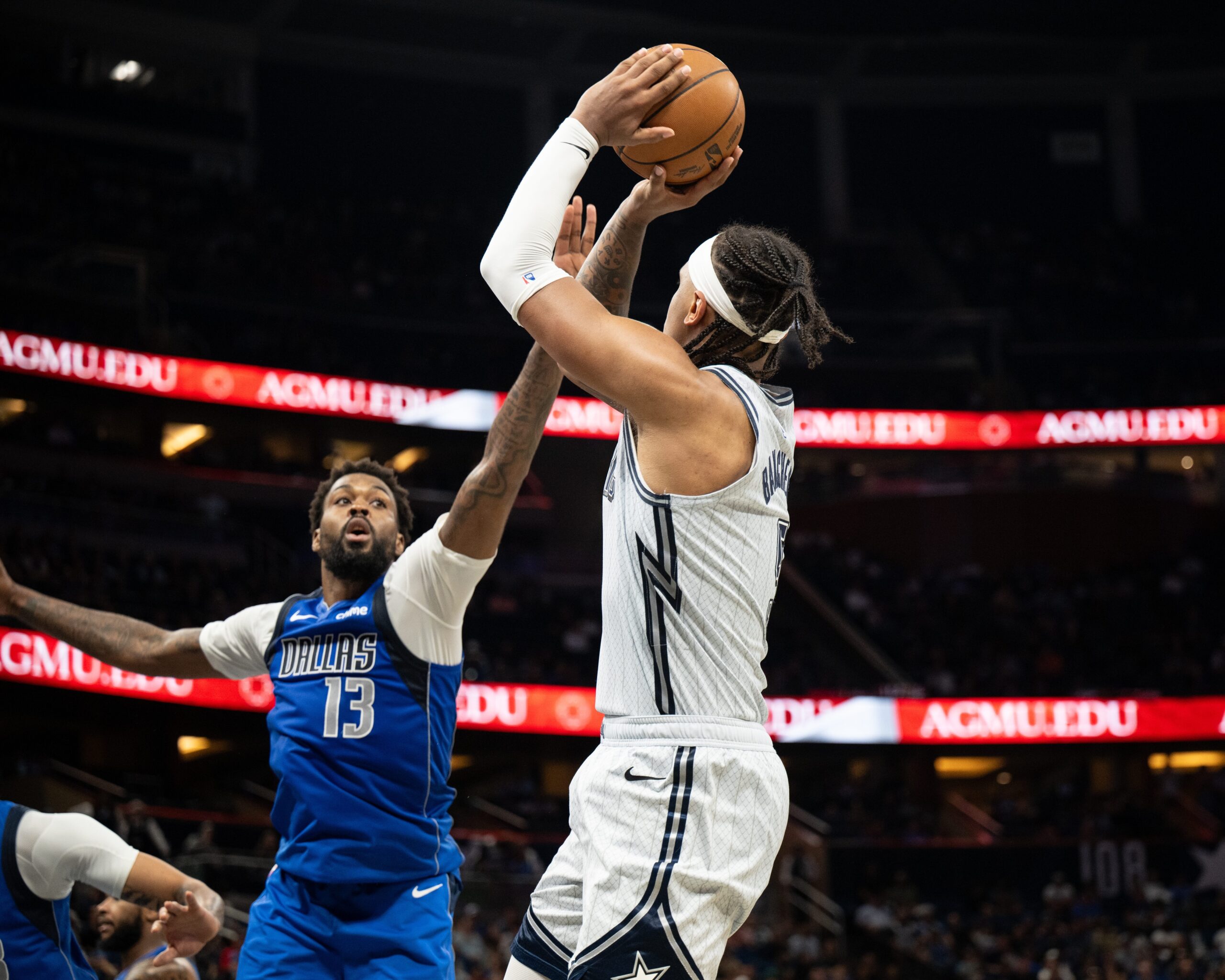 The Sacramento Kings will face the Orlando Magic on March 29, 2025, at the Kia Center in Orlando. Both teams are in the midst of competitive play-in races within their respective conferences, adding significant weight to this late-season matchup. Sacramento vs Orlando AI Prediction: Free NBA Betting Insights for Mar 29. Credit USA TODAY/IMAGN