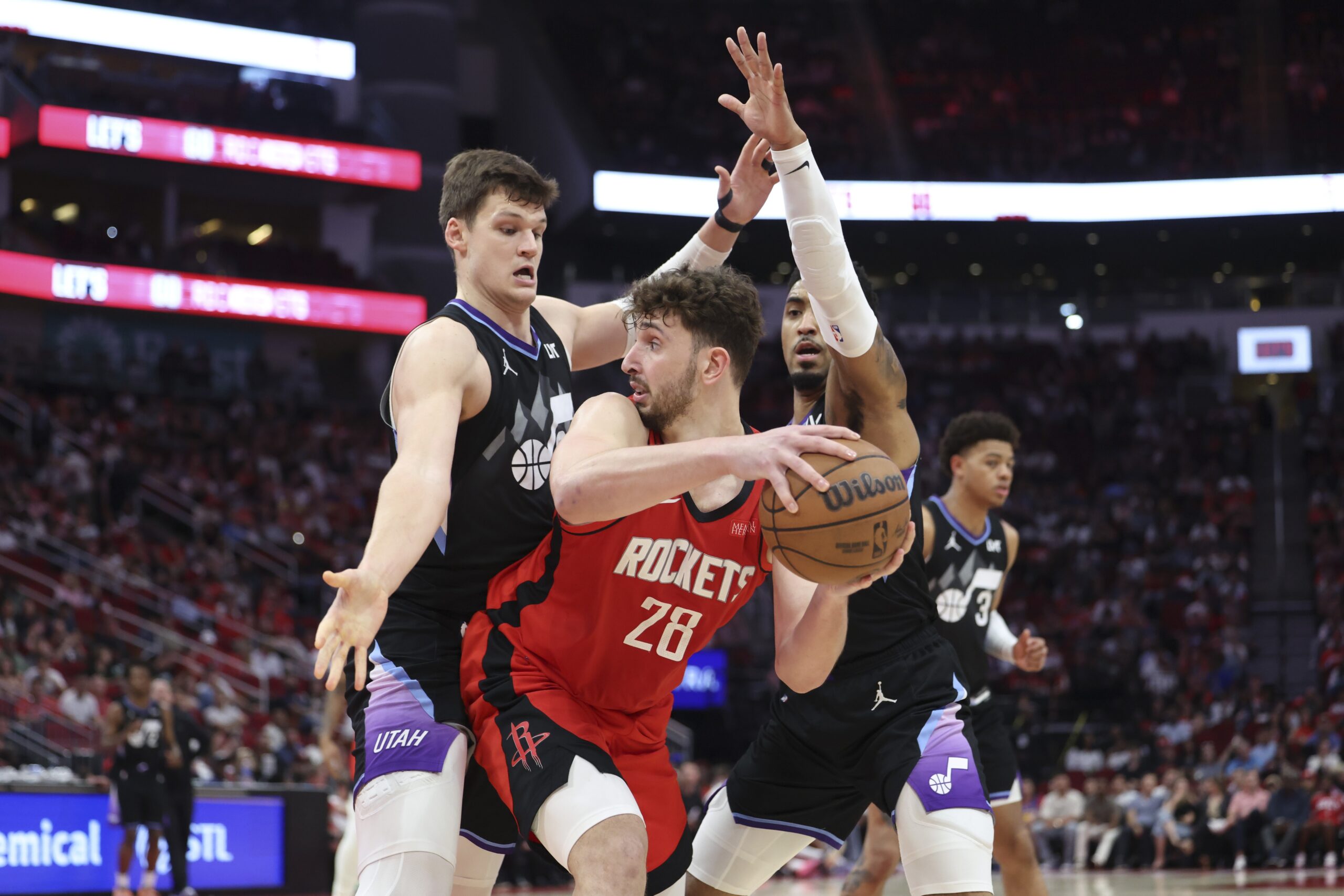 The Oklahoma City Thunder will visit the Houston Rockets on April 4, 2025, at the Toyota Center in Houston, Texas. This matchup features two of the Western Conference’s top teams, with the Thunder leading the conference and the Rockets closely trailing. Oklahoma City vs Houston AI Prediction: Free NBA Betting Insights for Apr 04. Credit USA TODAY/IMAGN