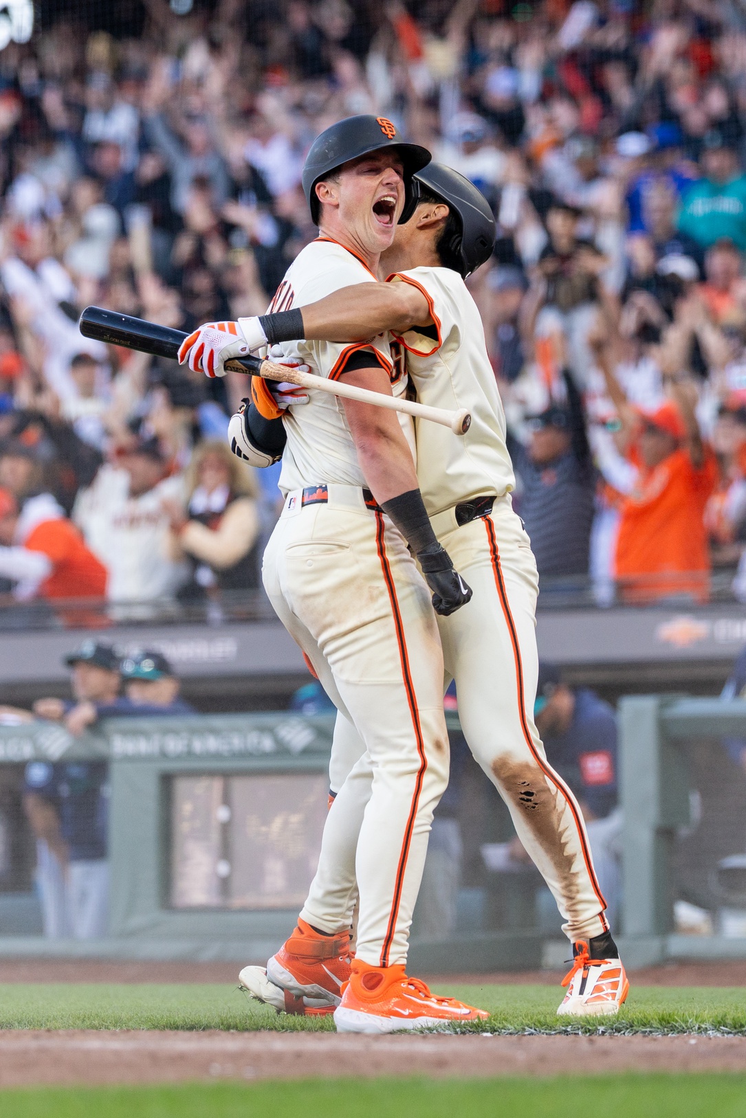 On April 5, 2025, the Seattle Mariners will face the San Francisco Giants at Oracle Park in San Francisco, California, with the first pitch scheduled for 9:05 PM ET. This interleague matchup features two teams with contrasting starts to their seasons: the Mariners aiming to reach a .500 record and the Giants looking to extend their impressive early-season form. Seattle vs San Francisco AI Prediction: Free MLB Betting Insights for Apr 05. Credit USA TODAY/IMAGN