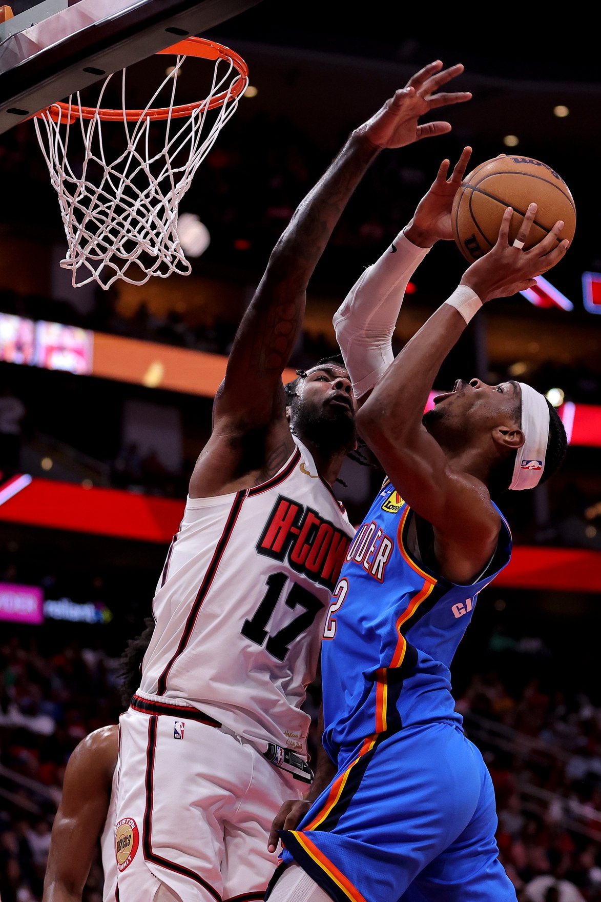 The Los Angeles Lakers will visit the Oklahoma City Thunder on April 6, 2025, at Paycom Center in Oklahoma City. This matchup features two Western Conference powerhouses vying for playoff positioning as the regular season nears its conclusion. Los Angeles Lakers vs Oklahoma City AI Prediction: Free NBA Betting Insights for Apr 06. Credit USA TODAY/IMAGN