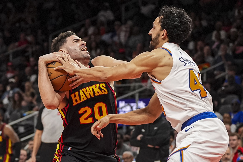 The Utah Jazz will visit the Atlanta Hawks on April 6, 2025, at State Farm Arena in Atlanta, Georgia. This matchup features a struggling Jazz team aiming to snap a prolonged road losing streak against a Hawks squad fighting to keep their playoff hopes alive. Utah vs Atlanta AI Prediction: Free NBA Betting Insights for Apr 06. Credit USA TODAY/IMAGN