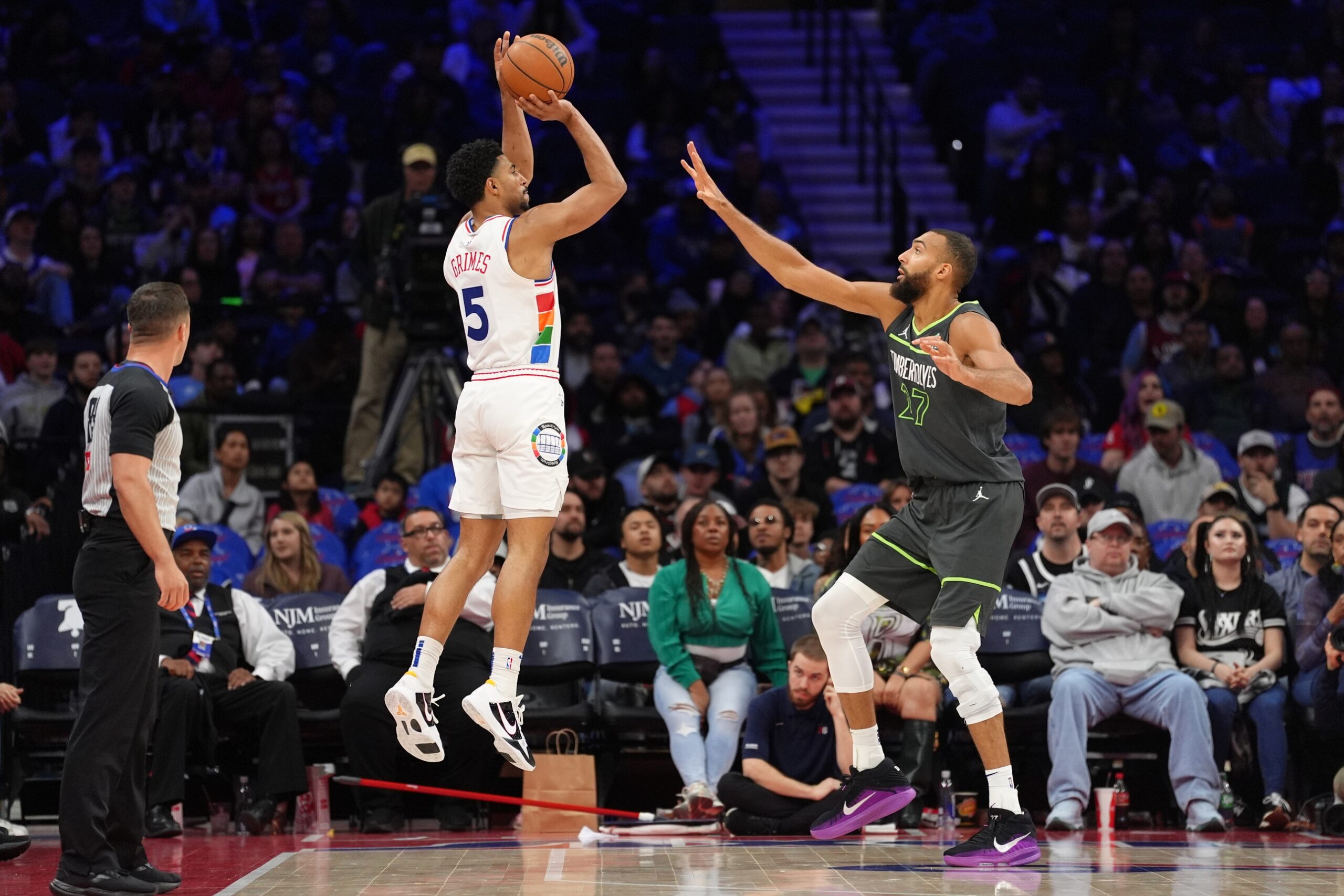 The Philadelphia 76ers are set to face the Miami Heat on April 7, 2025, at the Kaseya Center in Miami, Florida. This Eastern Conference matchup features two teams with contrasting recent performances and aspirations as the regular season nears its conclusion. Philadelphia vs Miami AI Prediction: Free NBA Betting Insights for Apr 07. Credit USA TODAY/IMAGN