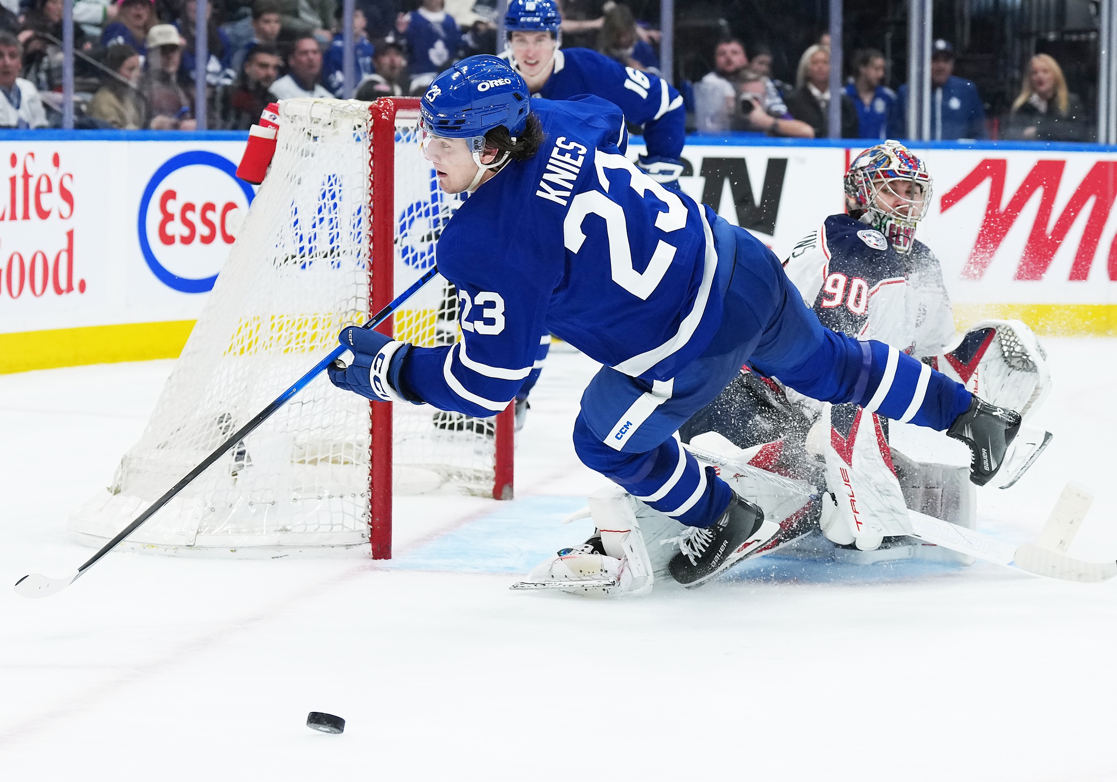 On April 8, 2025, the Toronto Maple Leafs will face the Florida Panthers at Amerant Bank Arena in Sunrise, Florida. This pivotal Atlantic Division matchup holds significant playoff implications, with both teams vying for top positions in the standings. Toronto vs Florida AI Prediction: Free NHL Betting Insights for Apr 08. Credit USA TODAY/IMAGN