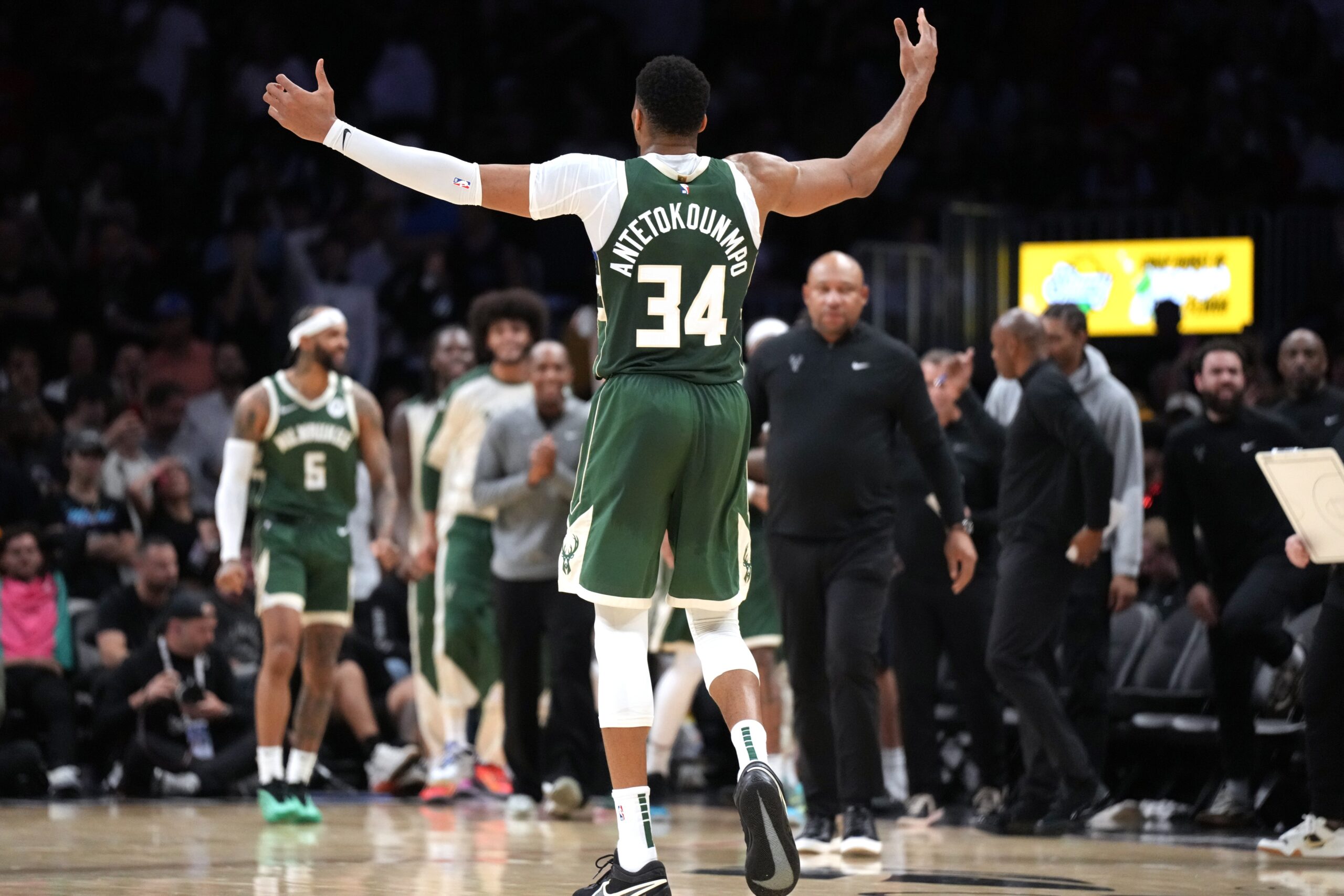 The Milwaukee Bucks will face the New Orleans Pelicans on April 6, 2025, at the Smoothie King Center in New Orleans, Louisiana. The Bucks aim to strengthen their playoff position, while the Pelicans seek to conclude their season positively. Milwaukee vs New Orleans AI Prediction: Free NBA Betting Insights for Apr 06. Credit USA TODAY/IMAGN