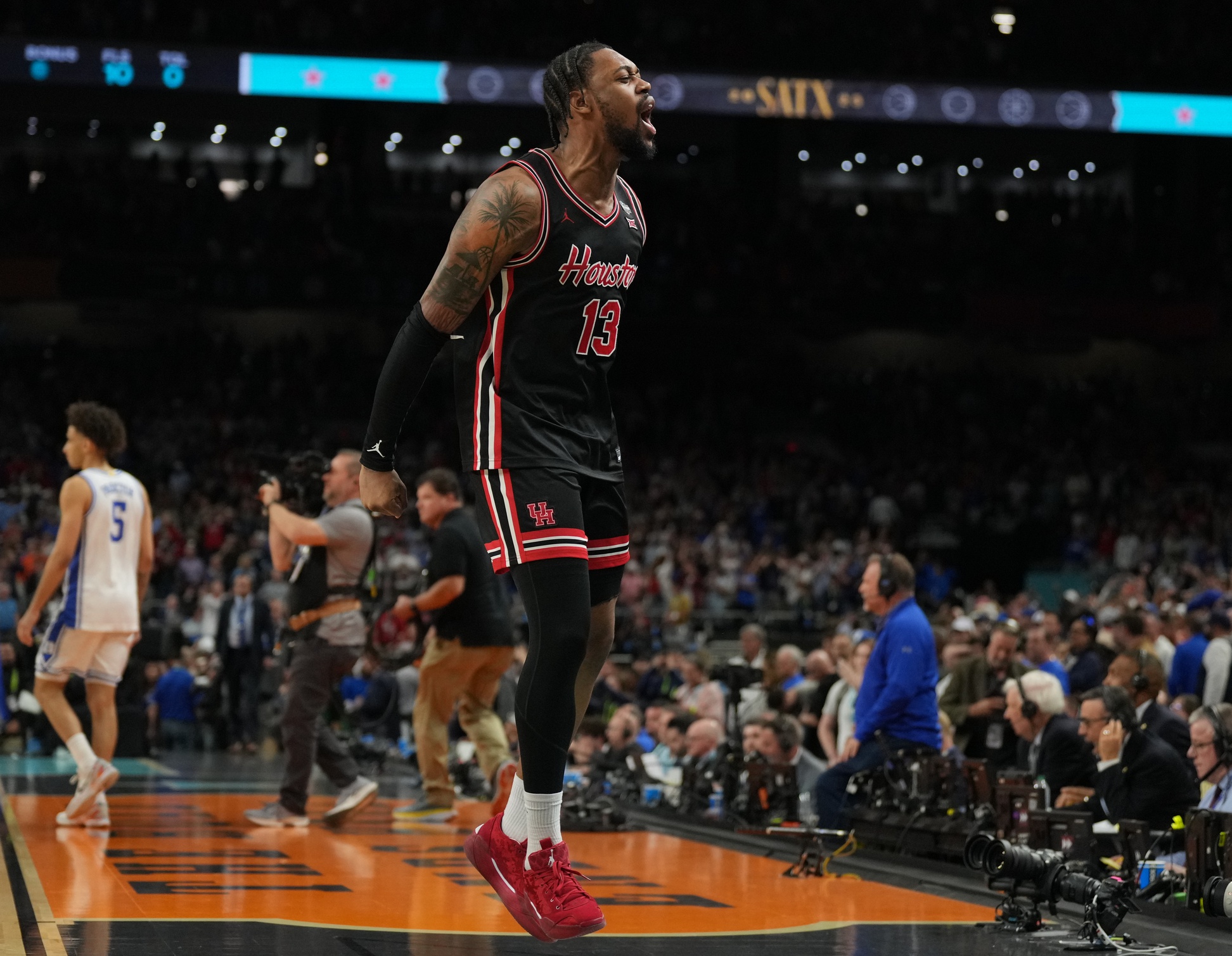On April 7, 2025, the Florida Gators and the Houston Cougars will face off in the NCAA Men’s Basketball National Championship game at the Alamodome in San Antonio, Texas. Both teams have had remarkable runs to reach this stage, showcasing impressive skills on both ends of the court. Florida vs Houston AI Prediction: Free CBB Betting Insights for Apr 07. Credit USA TODAY/IMAGN