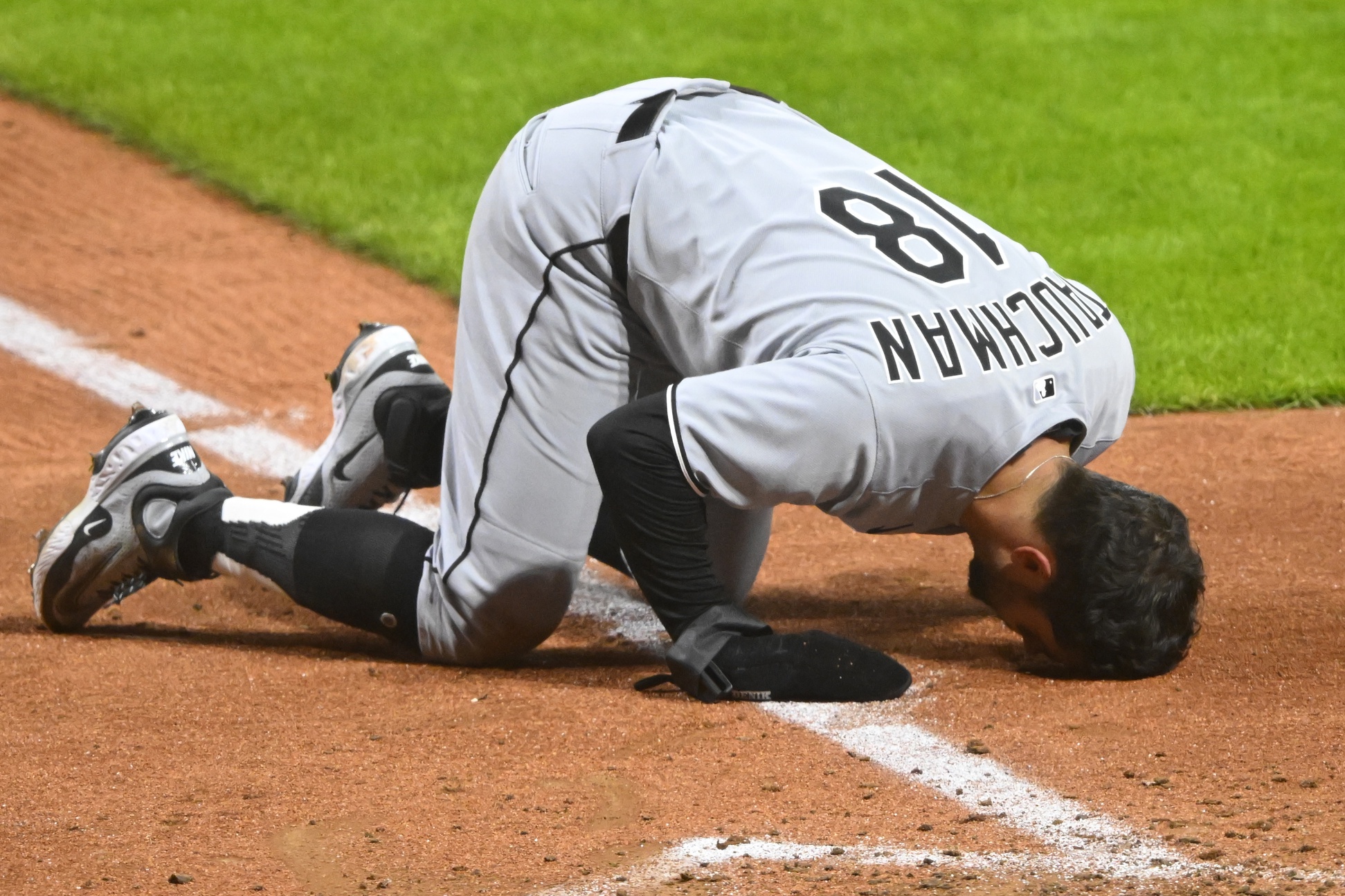 On April 10, 2025, the Chicago White Sox will face the Cleveland Guardians at Progressive Field in Cleveland, marking the final game of their three-game series. Both teams are seeking to improve their early-season records, with the White Sox entering the game on a seven-game losing streak and the Guardians aiming to build on their recent successes. Chicago White Sox vs Cleveland AI Prediction: Free MLB Betting Insights for Apr 10. Credit USA TODAY/IMAGN