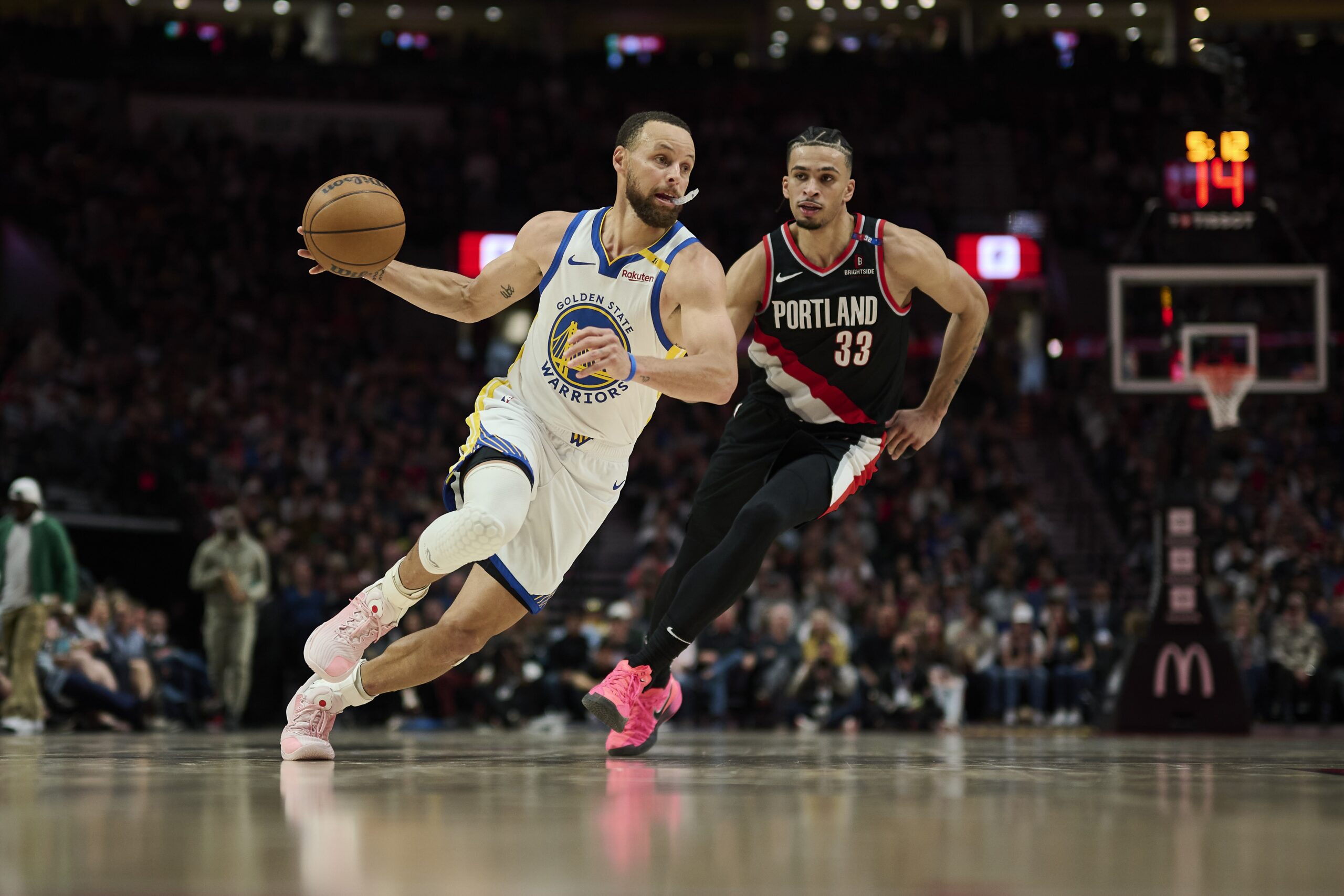 The Los Angeles Clippers (49–32) face off against the Golden State Warriors (48–33) on Sunday, April 13, 2025, at 3:30 PM ET at the Chase Center in San Francisco. This pivotal matchup will determine which team secures the sixth seed in the Western Conference and avoids the play-in tournament. Los Angeles Clippers vs Golden State AI Prediction: Free NBA Betting Insights for Apr 13. Credit USA TODAY/IMAGN