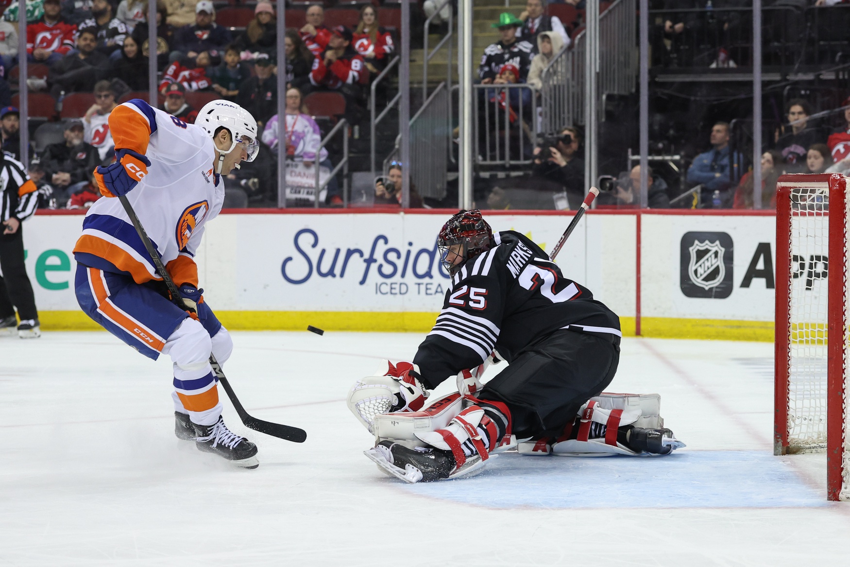 The New Jersey Devils (41–32–7) visit the Boston Bruins (33–39–9) on Tuesday, April 15, 2025, at TD Garden in Boston, with puck drop at 11:00 p.m. ET. The Devils aim to break a three-game losing streak and build momentum heading into the playoffs, while the Bruins look to finish their season on a high note. New Jersey vs Boston AI Prediction: Free NHL Betting Insights for Apr 15. Credit USA TODAY/IMAGN