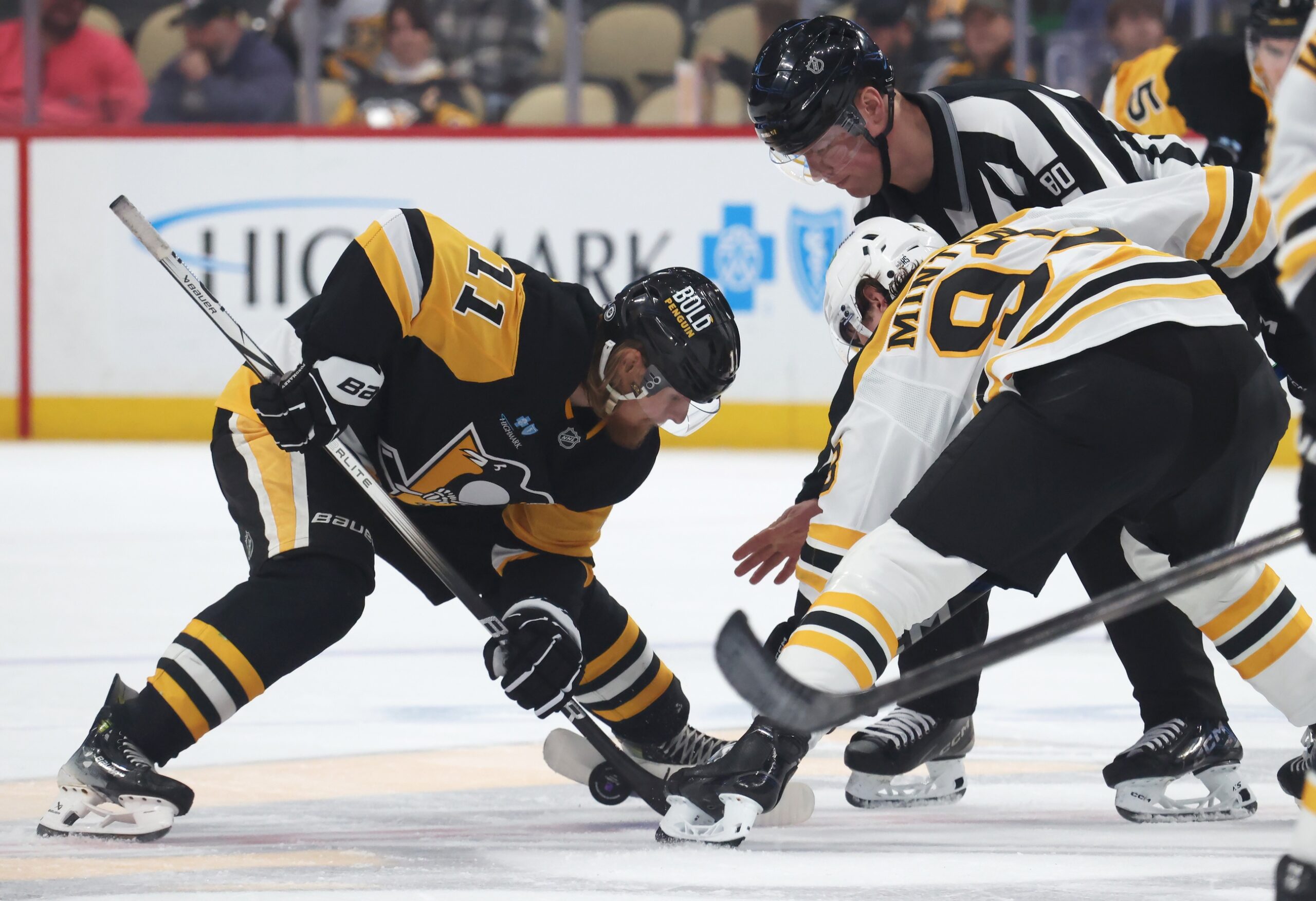 The Washington Capitals (50–19–9) travel to PPG Paints Arena to face the Pittsburgh Penguins (29–32–11) in a crucial Metropolitan Division clash. The Capitals aim to maintain their strong form, while the Penguins seek to keep their playoff hopes alive. Washington vs Pittsburgh AI Prediction: Free NHL Betting Insights for Apr 17. Credit USA TODAY/IMAGN