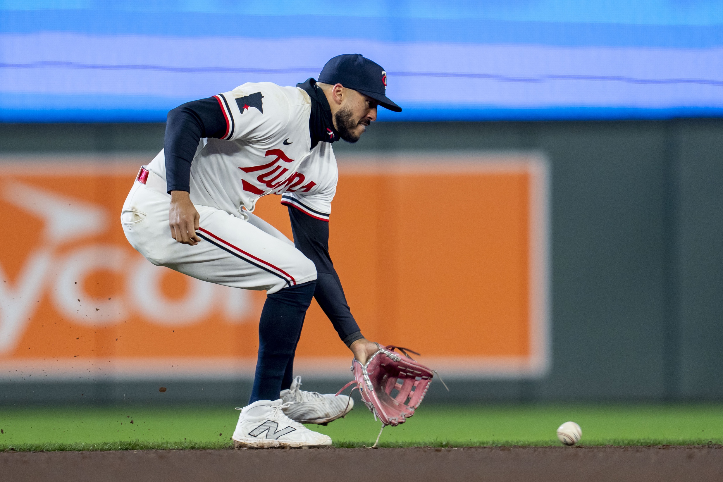 On April 15, 2025, the New York Mets (10–5) will face the Minnesota Twins (4–10) at Target Field in Minneapolis. The Mets aim to continue their strong start, while the Twins look to rebound from recent struggles. New York Mets vs Minnesota AI Prediction: Free MLB Betting Insights for Apr 15. Credit USA TODAY/IMAGN