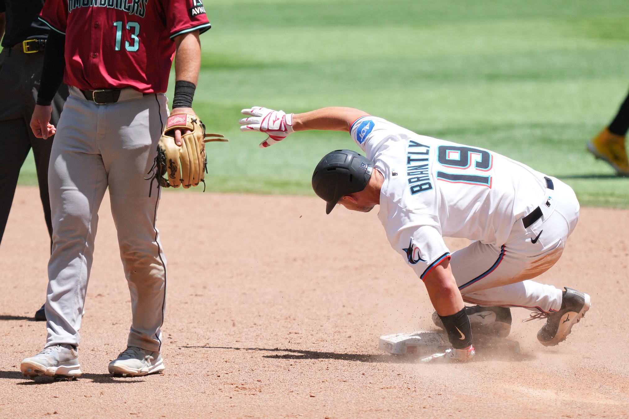 The Miami Marlins (5–9) travel to Citizens Bank Park to face the Philadelphia Phillies (7–3) on Friday, April 18, 2025, in a pivotal NL East showdown. First pitch is scheduled for 6:45 p.m. ET, featuring a marquee pitching matchup between Sandy Alcantara (2–0, 4.70 ERA) and Zack Wheeler (1–1, 4.07 ERA). Miami vs Philadelphia AI Prediction: Free MLB Betting Insights for Apr 18. Credit USA TODAY/IMAGN