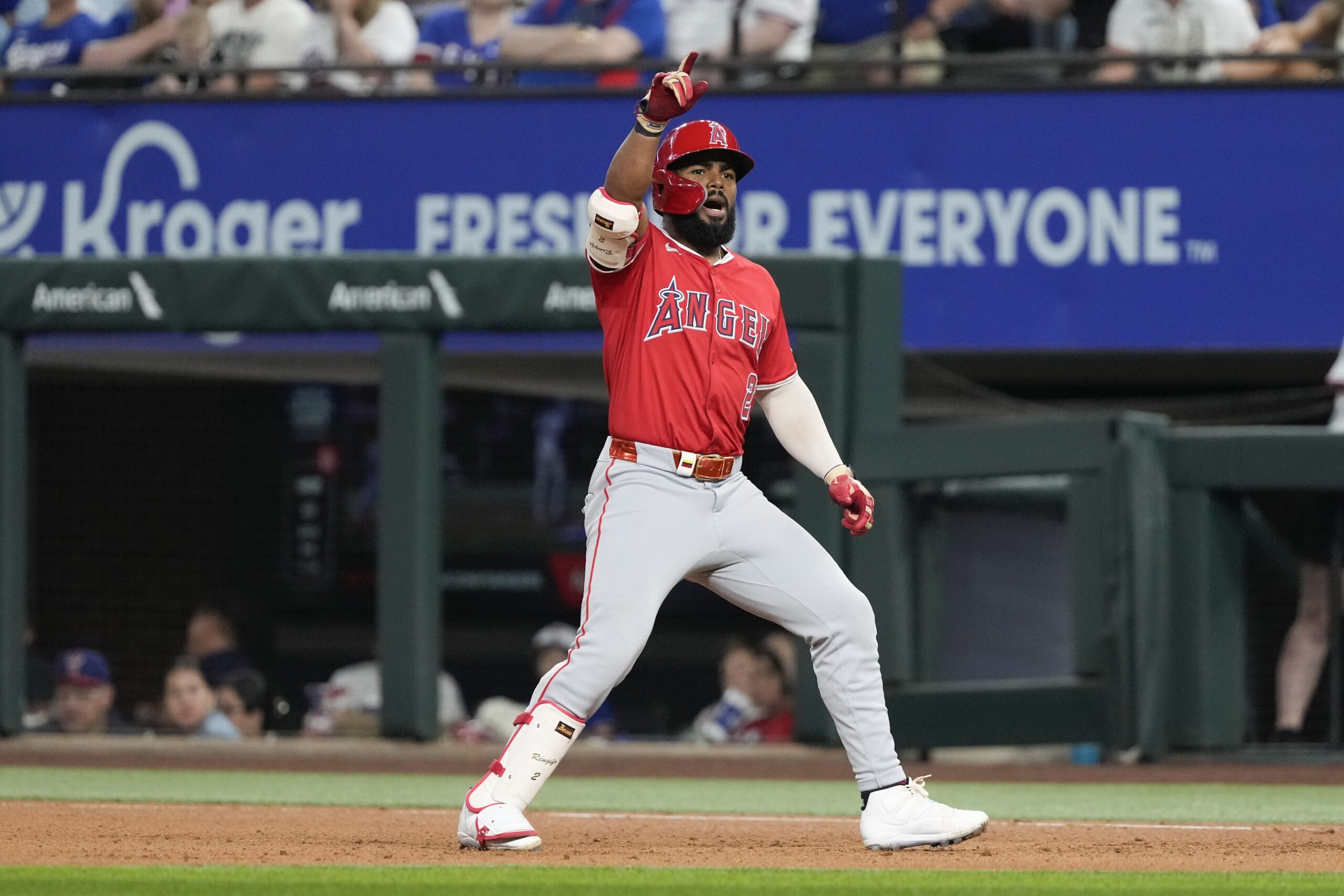 The San Francisco Giants (13–6) visit the Los Angeles Angels (9–9) at Angel Stadium on Friday, April 18, 2025, with first pitch scheduled for 9:38 p.m. ET. The Giants send right-hander Logan Webb (2–0, 2.63 ERA) to the mound, while the Angels counter with left-hander Tyler Anderson (1–0, 2.87 ERA). San Francisco vs Los Angeles Angels AI Prediction: Free MLB Betting Insights for Apr 18. Credit USA TODAY/IMAGN