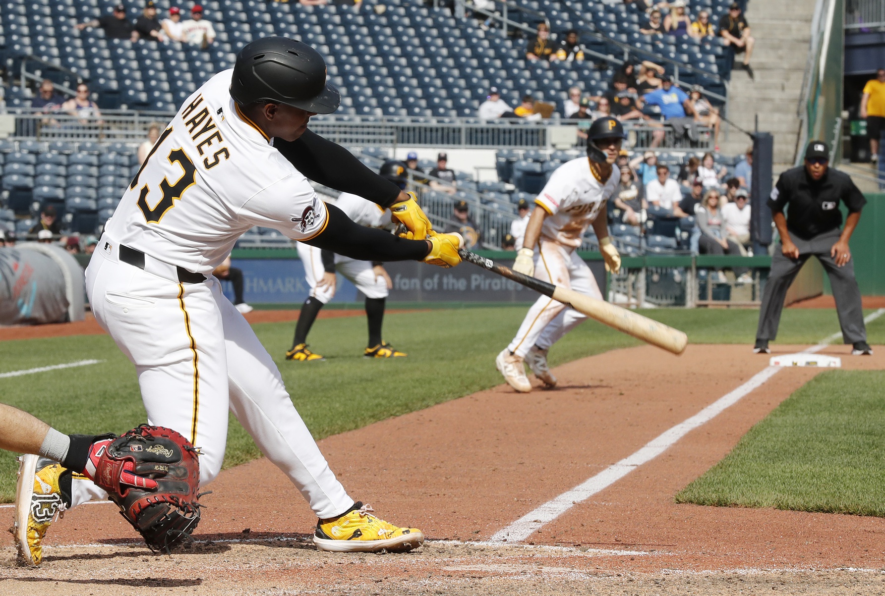 The Pittsburgh Pirates (8–14) face the Los Angeles Angels (10–10) on April 22, 2025, at Angel Stadium in Anaheim. The Angels are favored to win, with starting pitcher José Soriano (2–2, 3.16 ERA) set to take the mound against the Pirates’ Bailey Falter (1–2, 4.91 ERA). Pittsburgh vs Los Angeles Angels AI Prediction: Free MLB Betting Insights for Apr 22. Credit USA TODAY/IMAGN
