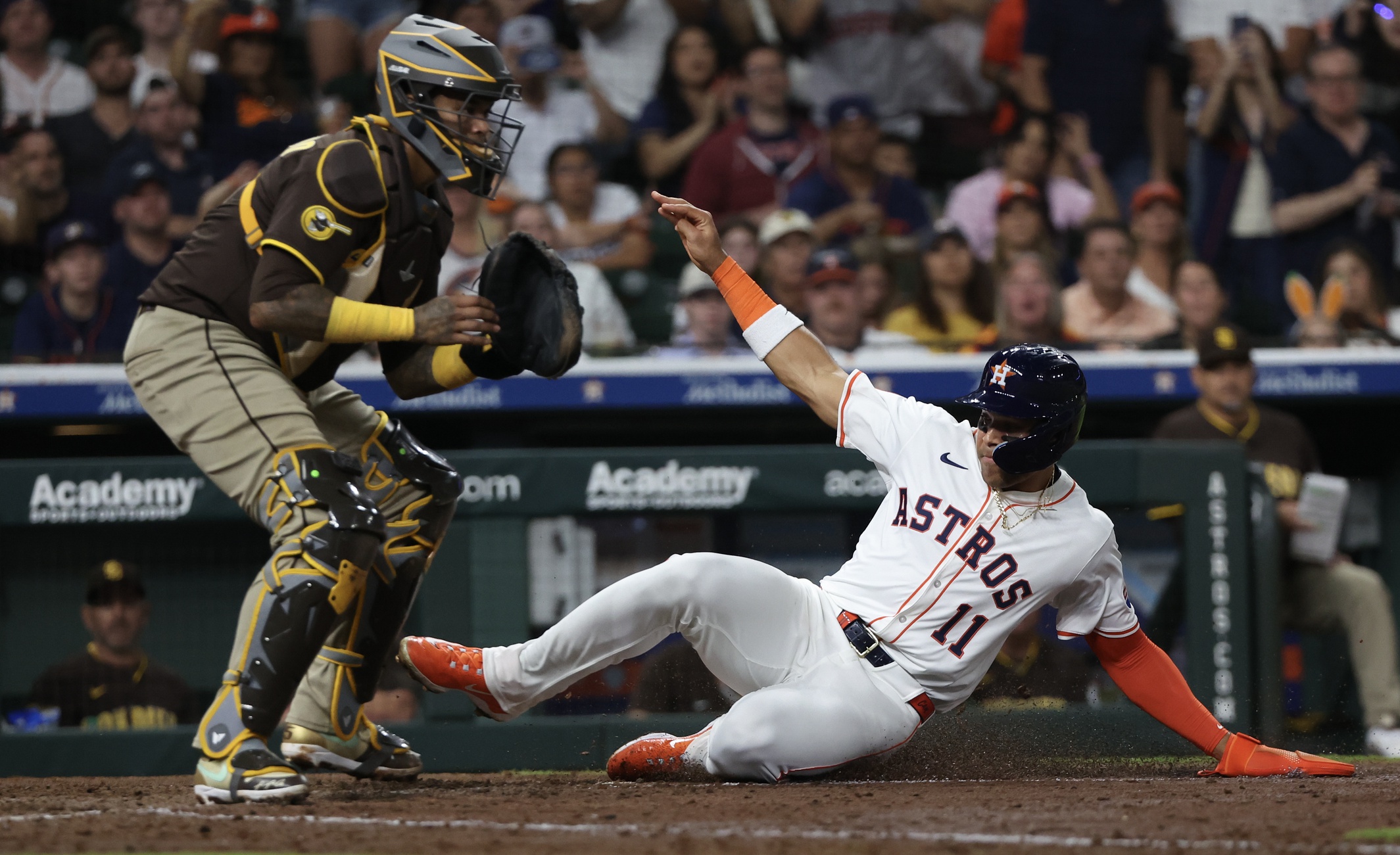The Toronto Blue Jays (12–10) visit the Houston Astros (10–11) at Daikin Park on April 21, 2025, in a matchup between two American League teams aiming to gain momentum early in the season. The game is scheduled to start at 8:10 p.m. ET. Toronto vs Houston AI Prediction: Free MLB Betting Insights for Apr 21. Credit USA TODAY/IMAGN