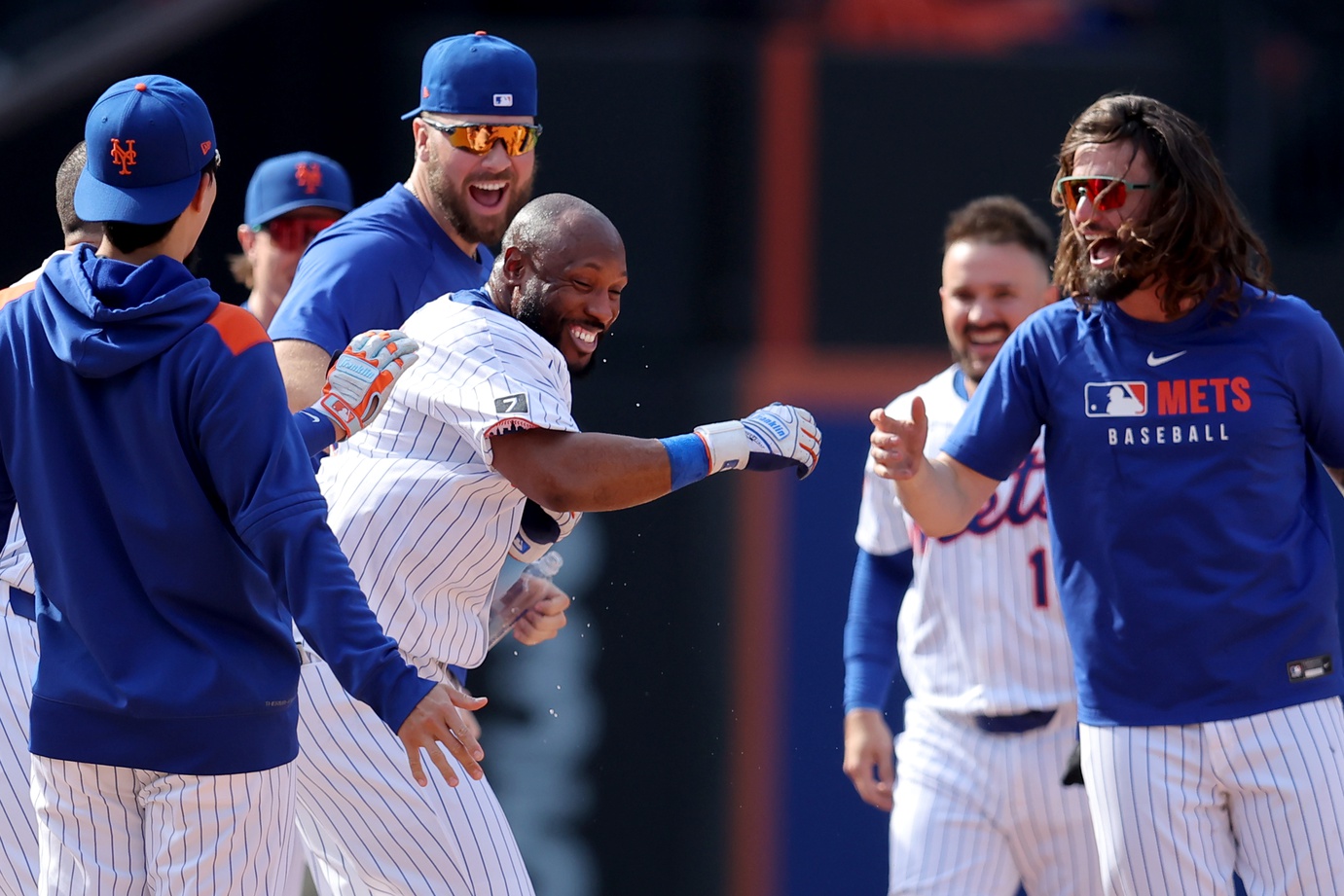 The New York Mets (18–7) visit the Washington Nationals (11–14) at Nationals Park on April 25, 2025, at 6:45 PM EDT. The Mets, riding a seven-game winning streak, aim to continue their dominance in the NL East, while the Nationals look to rebound from recent struggles. New York Mets vs Washington AI Prediction: Free MLB Betting Insights for Apr 25. Credit USA TODAY/IMAGN