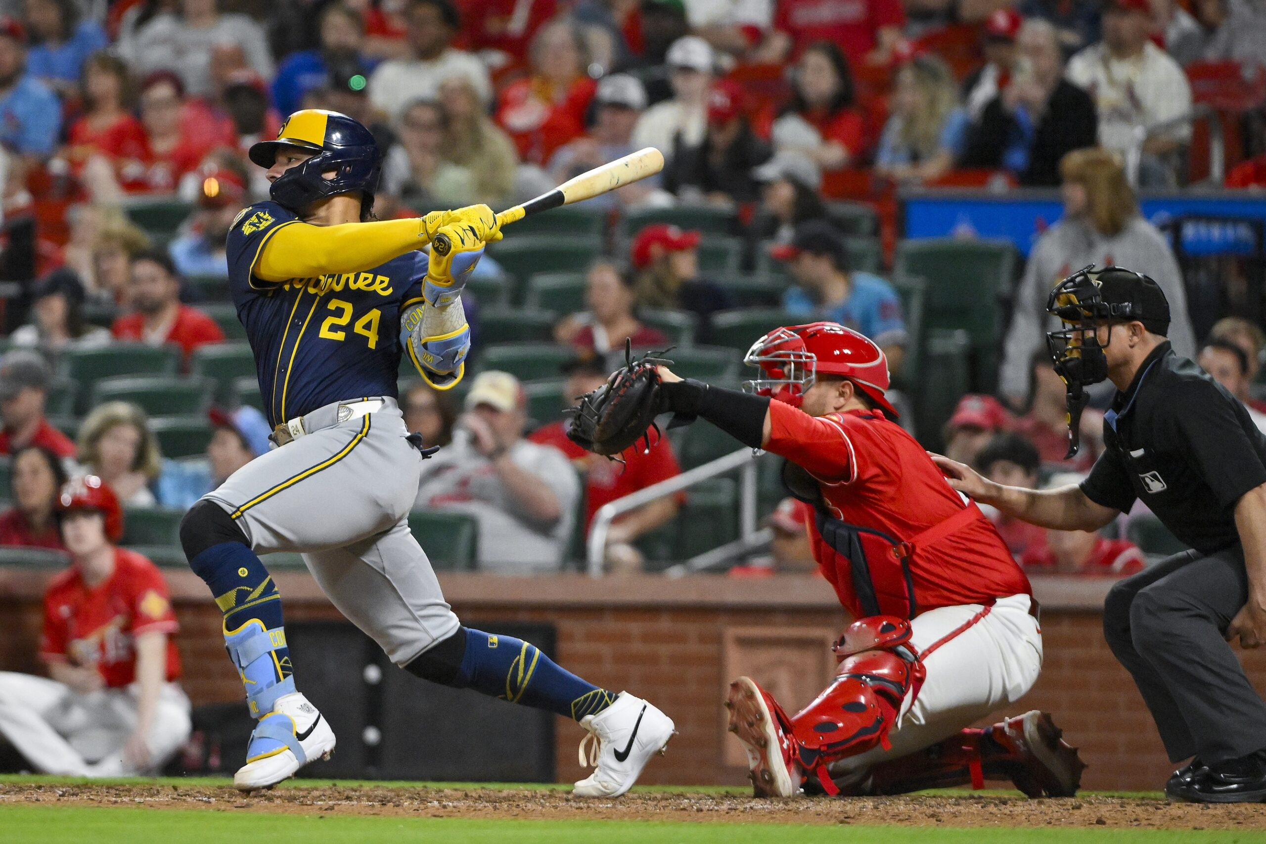 The Milwaukee Brewers (13–14) face the St. Louis Cardinals (11–15) on Saturday, April 26, 2025, at Busch Stadium, with first pitch scheduled for 1:15 p.m. CDT. Both teams aim to gain momentum in this early-season National League Central matchup. Milwaukee vs St. Louis AI Prediction: Free MLB Betting Insights for Apr 26. Credit USA TODAY/IMAGN