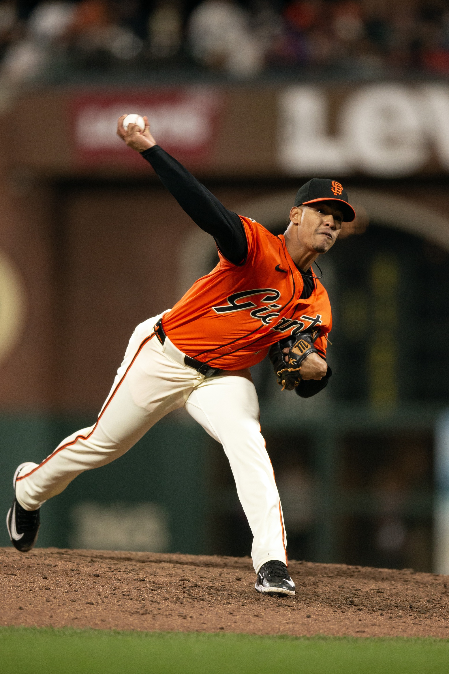 The Texas Rangers (14–11) and San Francisco Giants (17–9) continue their interleague series at Oracle Park on Saturday, April 26, 2025, with first pitch scheduled for 4:05 PM ET. Both teams are sending undefeated starters to the mound: Tyler Mahle (3–0) for the Rangers and Robbie Ray (3–0) for the Giants. Texas vs San Francisco AI Prediction: Free MLB Betting Insights for Apr 26. Credit USA TODAY/IMAGN