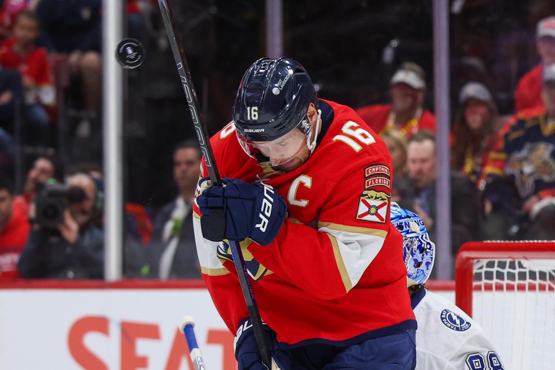 The Florida Panthers host the Tampa Bay Lightning in Game 4 of their first-round playoff series on Monday, April 28, 2025, at 7:00 PM ET at Amerant Bank Arena. The Panthers lead the series 2–1 and aim to extend their advantage, while the Lightning seek to even the series. Tampa Bay vs Florida AI Prediction: Free NHL Betting Insights for Apr 28. Credit USA TODAY/IMAGN