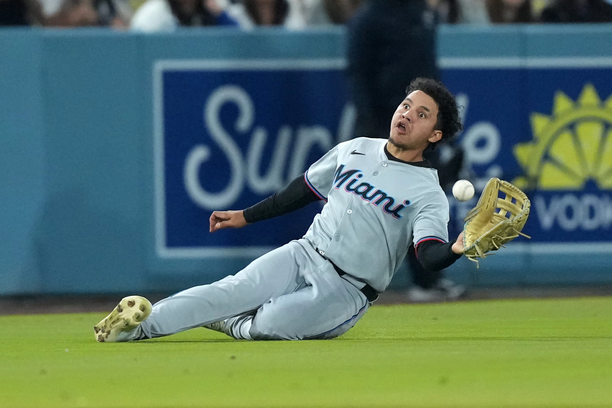 The Los Angeles Dodgers (20–10) host the Miami Marlins (12–17) in the final game of their three-game series at Dodger Stadium on April 30, 2025, with first pitch scheduled for 3:10 PM ET. The Dodgers aim to complete a series sweep and extend their home winning streak, while the Marlins look to avoid a fifth consecutive loss. Miami vs Los Angeles Dodgers AI Prediction: Free MLB Betting Insights for Apr 30. Credit USA TODAY/IMAGN