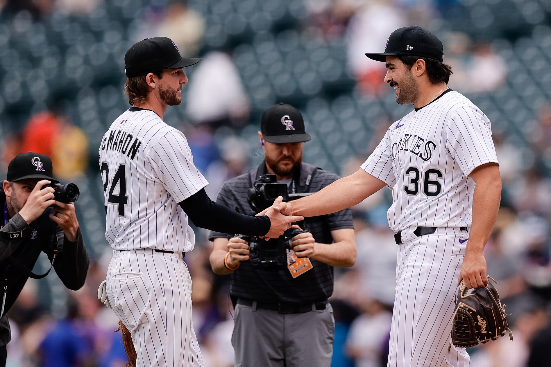 On May 1, 2025, the San Francisco Giants (19–12) host the Colorado Rockies (5–25) at Oracle Park in a National League West showdown. The Giants, aiming to capitalize on their strong start, face a Rockies team struggling to find consistency early in the season. Colorado vs San Francisco AI Prediction: Free MLB Betting Insights for May 01. Credit USA TODAY/IMAGN