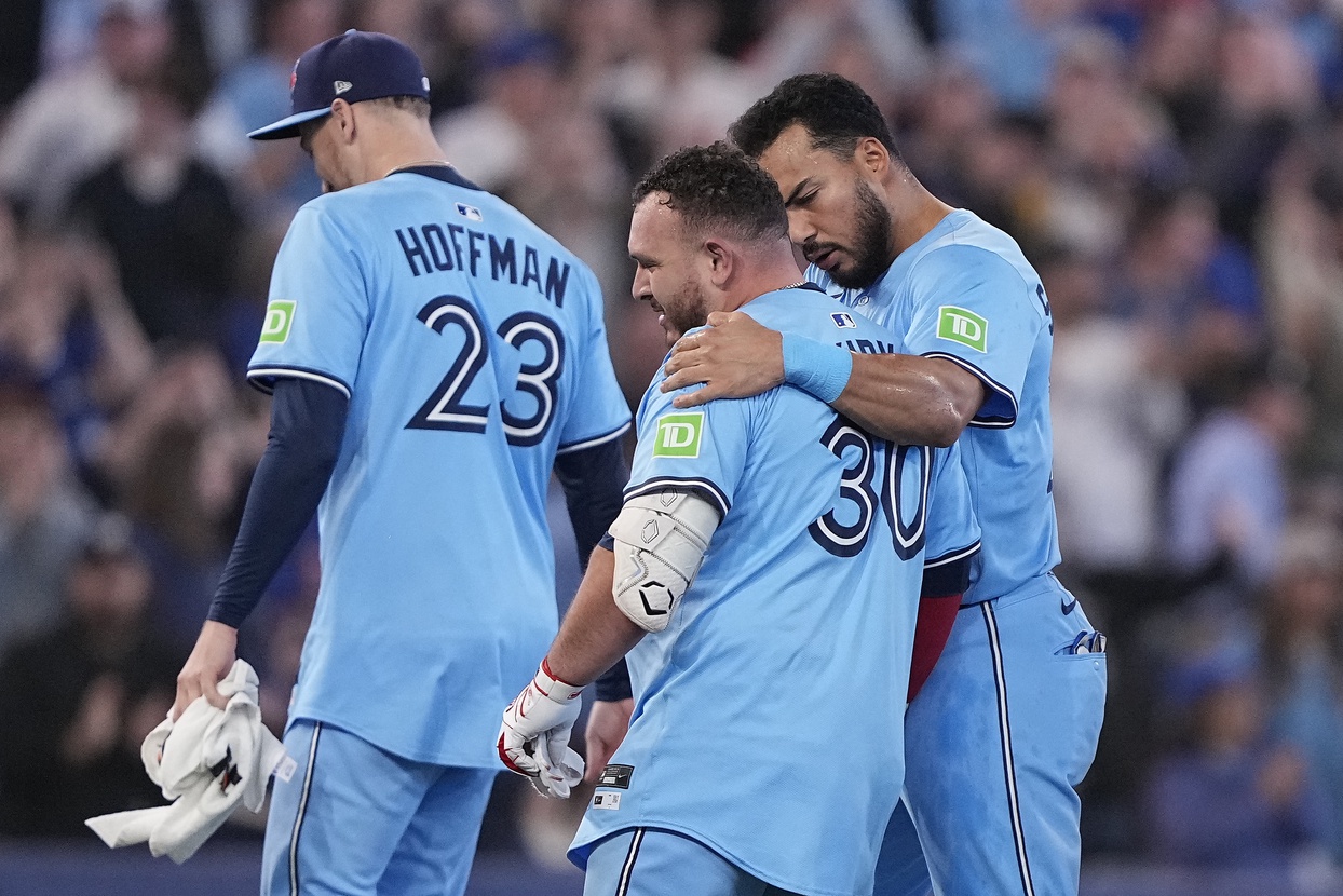The Boston Red Sox (17–15) and Toronto Blue Jays (14–16) conclude their three-game series on May 1, 2025, at Rogers Centre, with both teams aiming to secure a series win. The matchup features a pitching duel between Boston’s Tanner Houck and Toronto’s José Berríos, promising an intriguing contest in the AL East. Boston vs Toronto AI Prediction: Free MLB Betting Insights for May 01. Credit USA TODAY/IMAGN