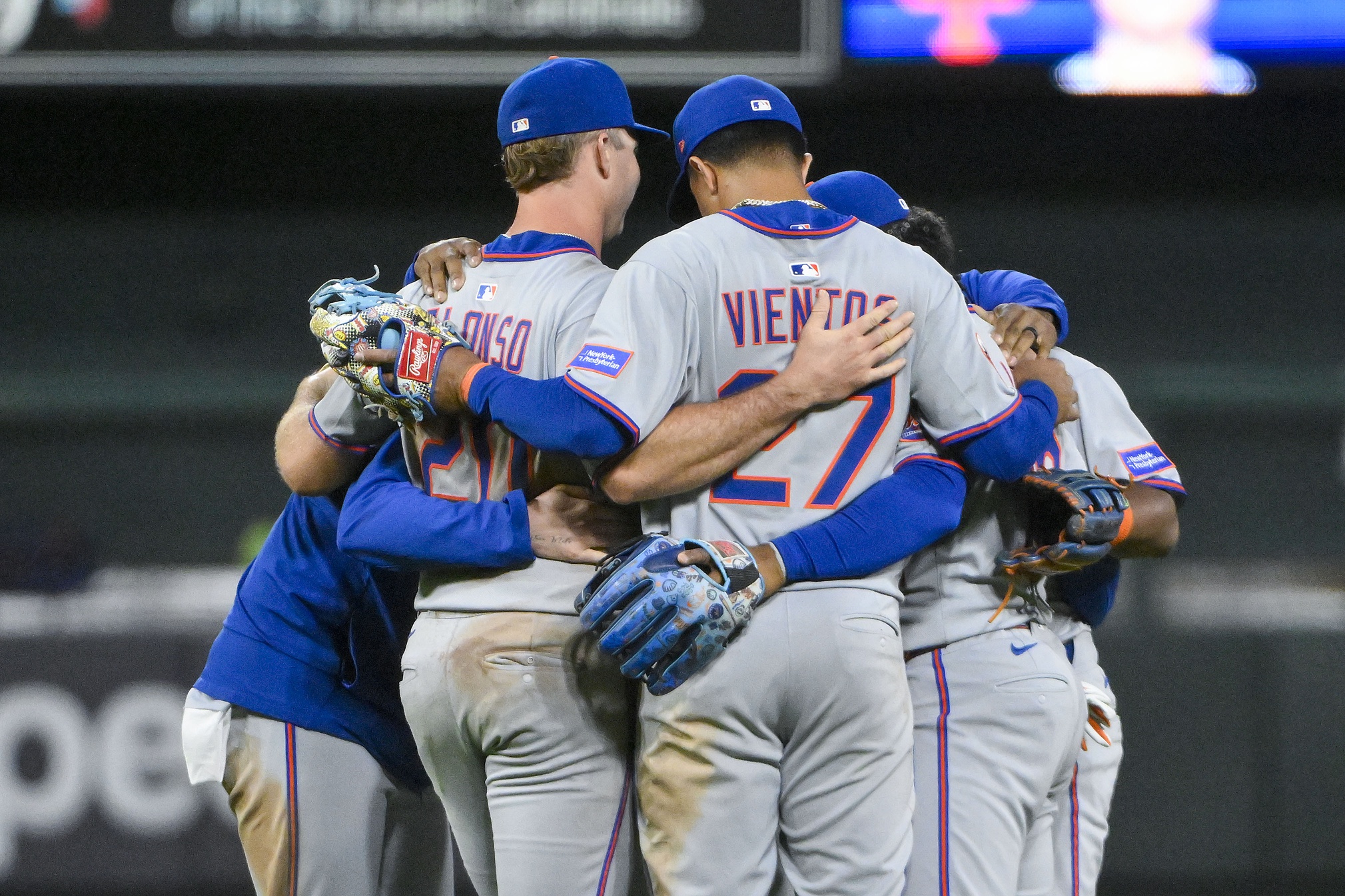 The New York Mets (22-11) and the St. Louis Cardinals (14-19) conclude their four-game series at Busch Stadium on Sunday, May 4, 2025. The Mets, aiming for a series sweep, will debut top pitching prospect Blade Tidwell, while the Cardinals counter with right-hander Erick Fedde. New York Mets vs St. Louis AI Prediction: Free MLB Betting Insights for May 04. Credit USA TODAY/IMAGN