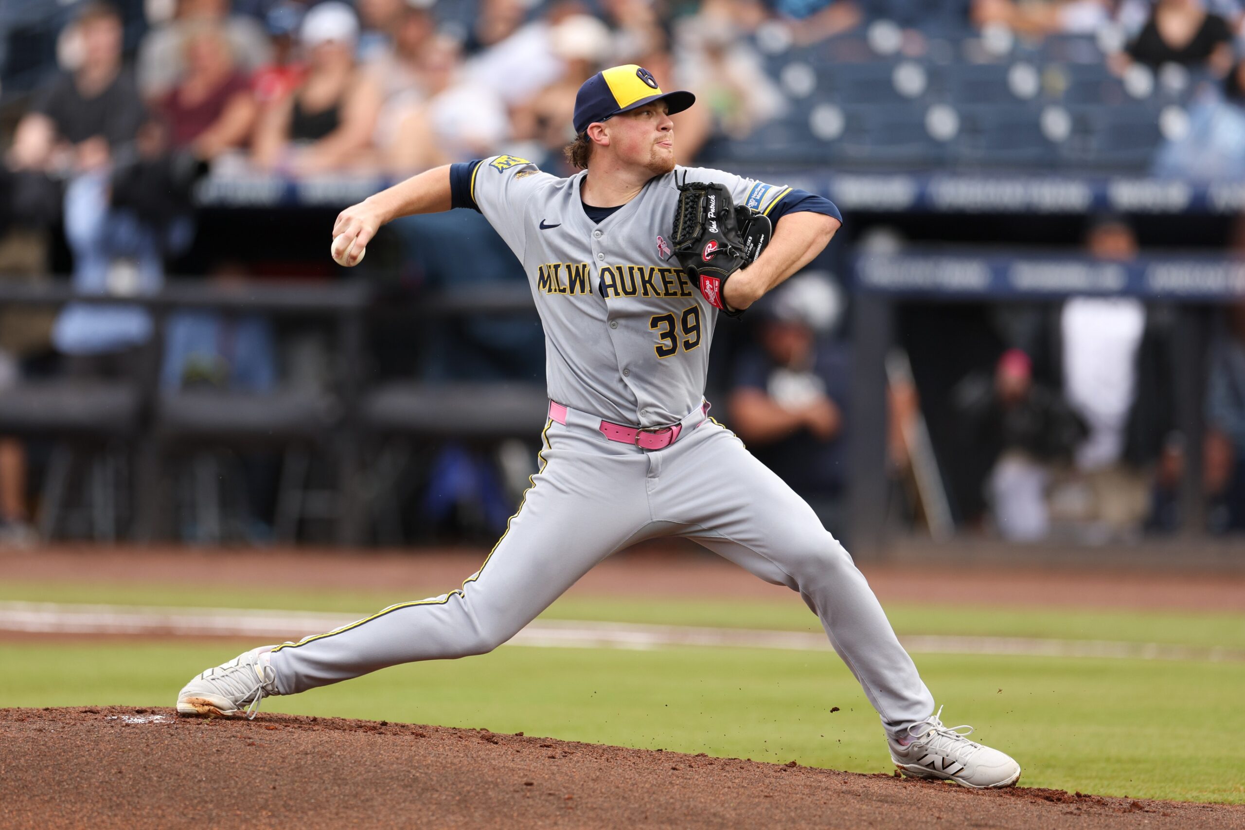 The Milwaukee Brewers and Cleveland Guardians face off on May 12, 2025, at Progressive Field in a pivotal interleague matchup. Both teams are looking to gain momentum as they navigate the early stages of the season. Milwaukee vs Cleveland AI Prediction: Free MLB Betting Insights for May 12. Credit USA TODAY/IMAGN
