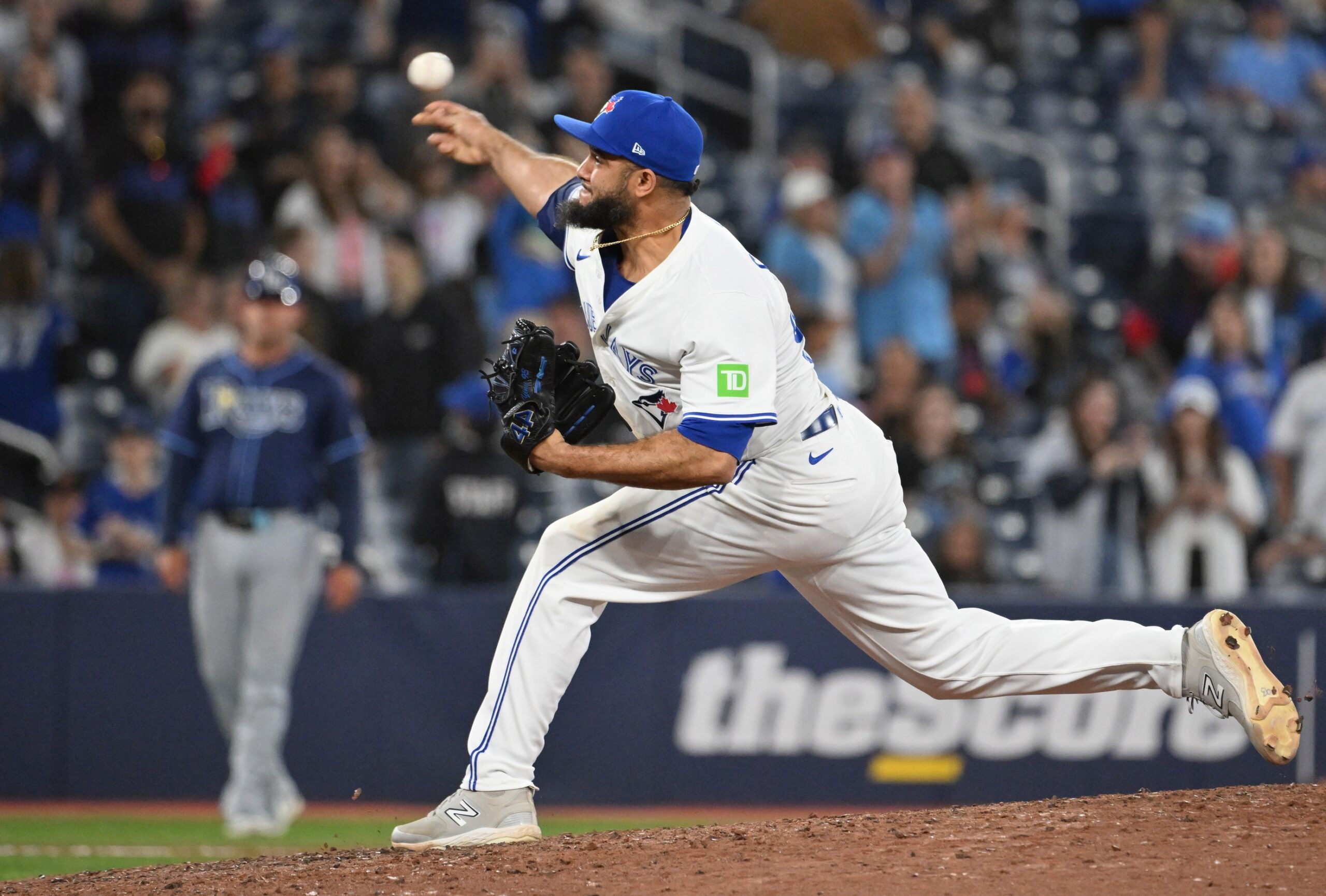 On May 15, 2025, the Toronto Blue Jays will host the Tampa Bay Rays at Rogers Centre, concluding their three-game series. Both teams are seeking to gain momentum in the competitive AL East division. Tampa Bay vs Toronto AI Prediction: Free MLB Betting Insights for May 15. Credit USA TODAY/IMAGN