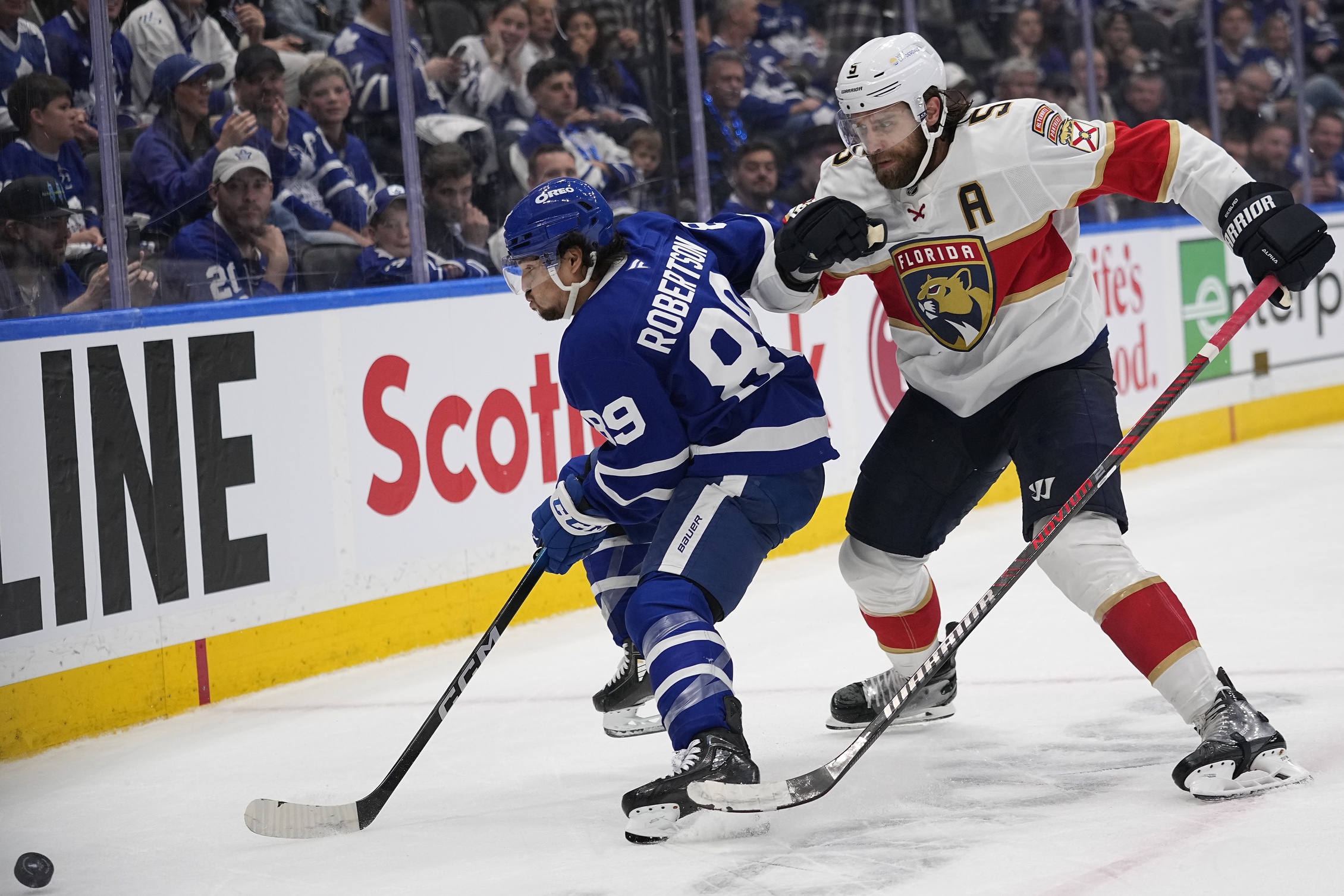 On May 16, 2025, the Toronto Maple Leafs face the Florida Panthers in Game 6 of their Eastern Conference Semifinal series at Amerant Bank Arena in Sunrise, Florida. The Panthers lead the series 3-2 and aim to clinch a spot in the Conference Finals, while the Maple Leafs fight to force a decisive Game 7. Toronto vs Florida AI Prediction: Free NHL Betting Insights for May 16. Credit USA TODAY/IMAGN