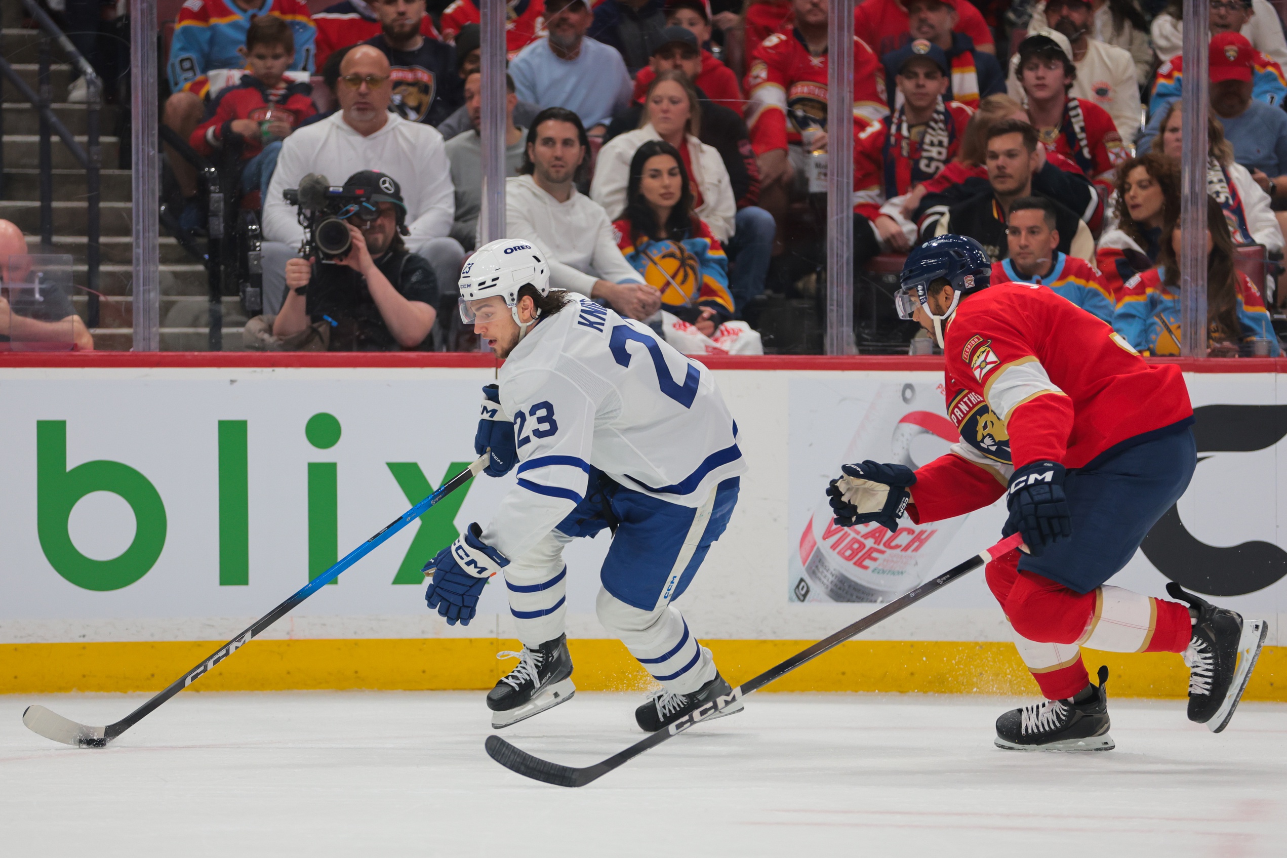 The Florida Panthers and Toronto Maple Leafs face off in a decisive Game 7 of their Eastern Conference semifinal series on Sunday, May 18, 2025, at Scotiabank Arena. The Maple Leafs forced this winner-take-all matchup with a 2–0 victory in Game 6, setting the stage for a high-stakes showdown between two Atlantic Division rivals. Florida vs Toronto AI Prediction: Free NHL Betting Insights for May 18. Credit USA TODAY/IMAGN