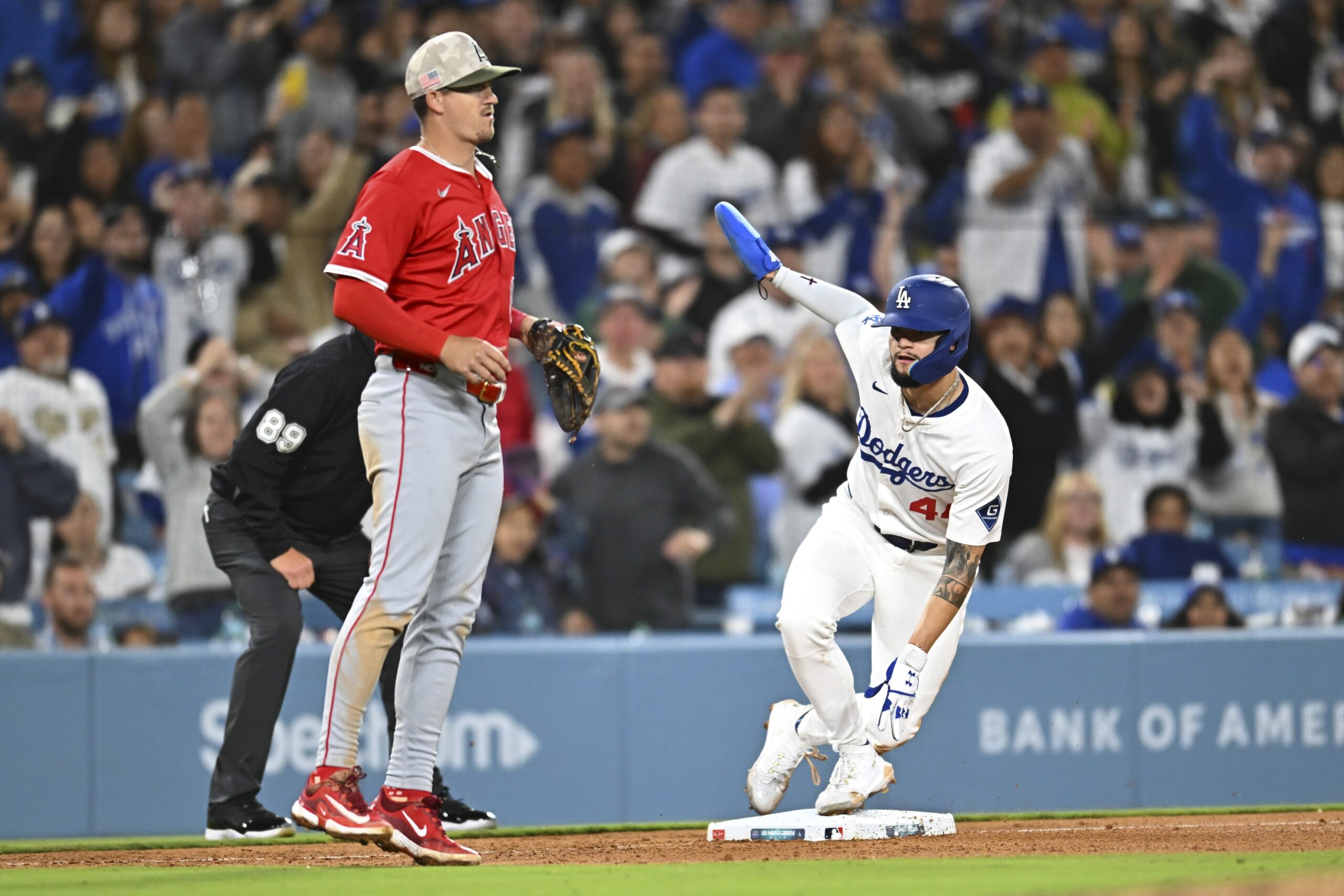 The Los Angeles Dodgers (29–17) host the Los Angeles Angels (19–25) on Sunday, May 18, 2025, at Dodger Stadium, concluding their three-game Freeway Series. The Dodgers aim to secure a series win, while the Angels look to avoid a sweep and snap a four-game losing streak. Los Angeles Angels vs Los Angeles Dodgers AI Prediction: Free MLB Betting Insights for May 18. Credit USA TODAY/IMAGN