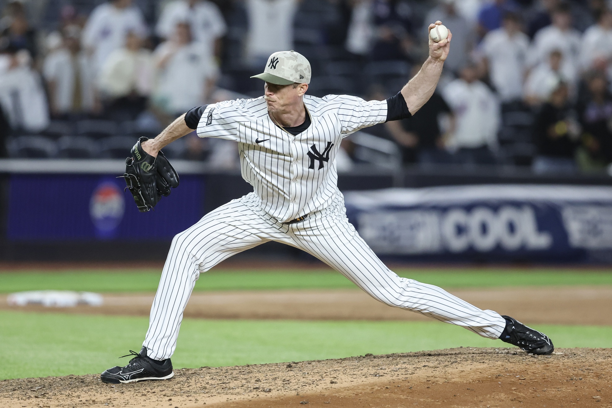 The New York Yankees (27-19) host the Texas Rangers (25-23) at Yankee Stadium on May 20, 2025, in the opener of a three-game series. This matchup not only features two teams vying for playoff positioning but also marks a unique family reunion as Yankees manager Aaron Boone faces his brother, Rangers hitting coach Bret Boone, in what’s being dubbed the “Boone Bowl.” Texas vs New York Yankees AI Prediction: Free MLB Betting Insights for May 20. Credit USA TODAY/IMAGN