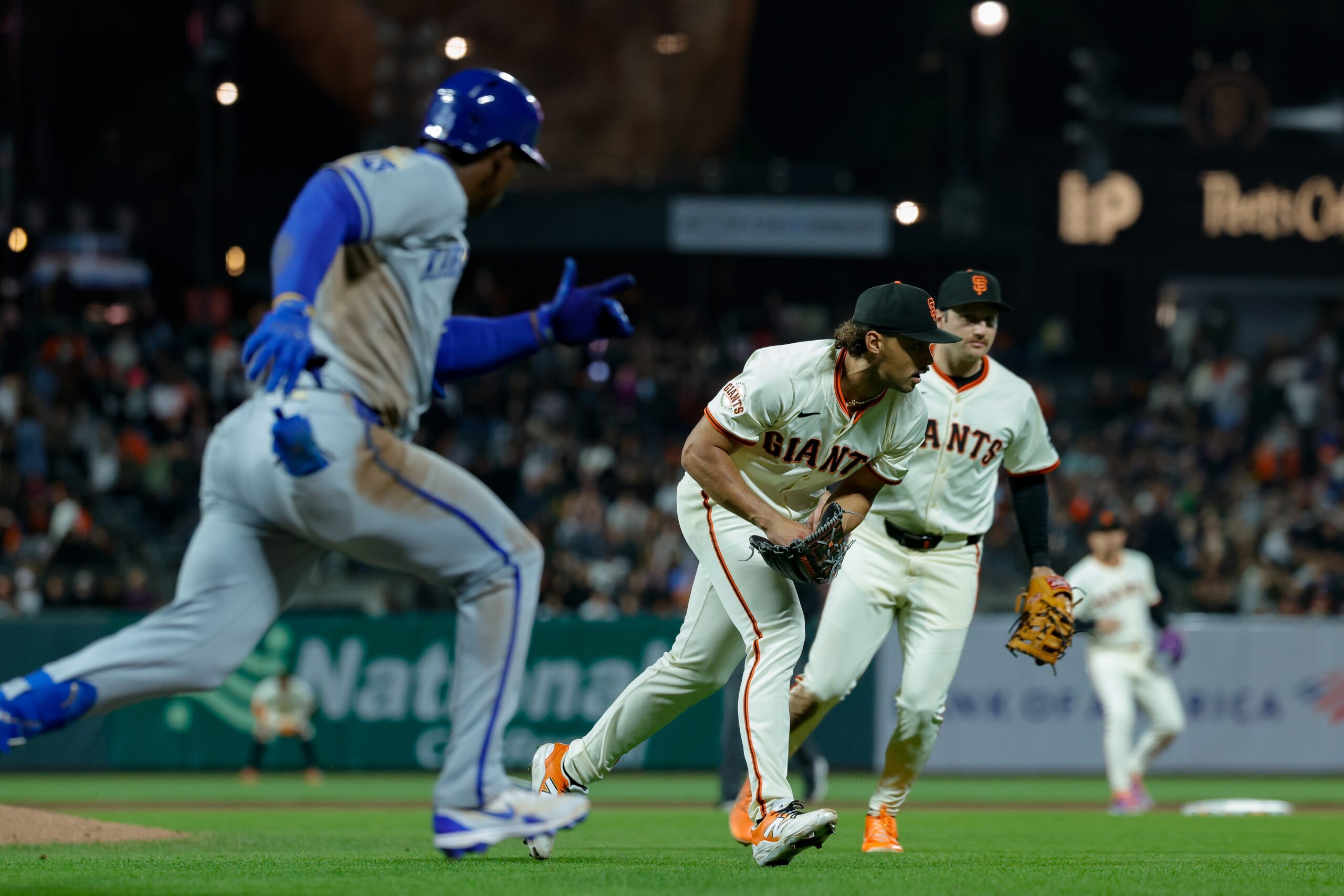 On May 20, 2025, the Kansas City Royals (26–22) will face the San Francisco Giants (28–19) at Oracle Park in San Francisco. The Royals aim to build on their recent victory, while the Giants look to rebound from a rare home loss. Kansas City vs San Francisco AI Prediction: Free MLB Betting Insights for May 20. Credit USA TODAY/IMAGN