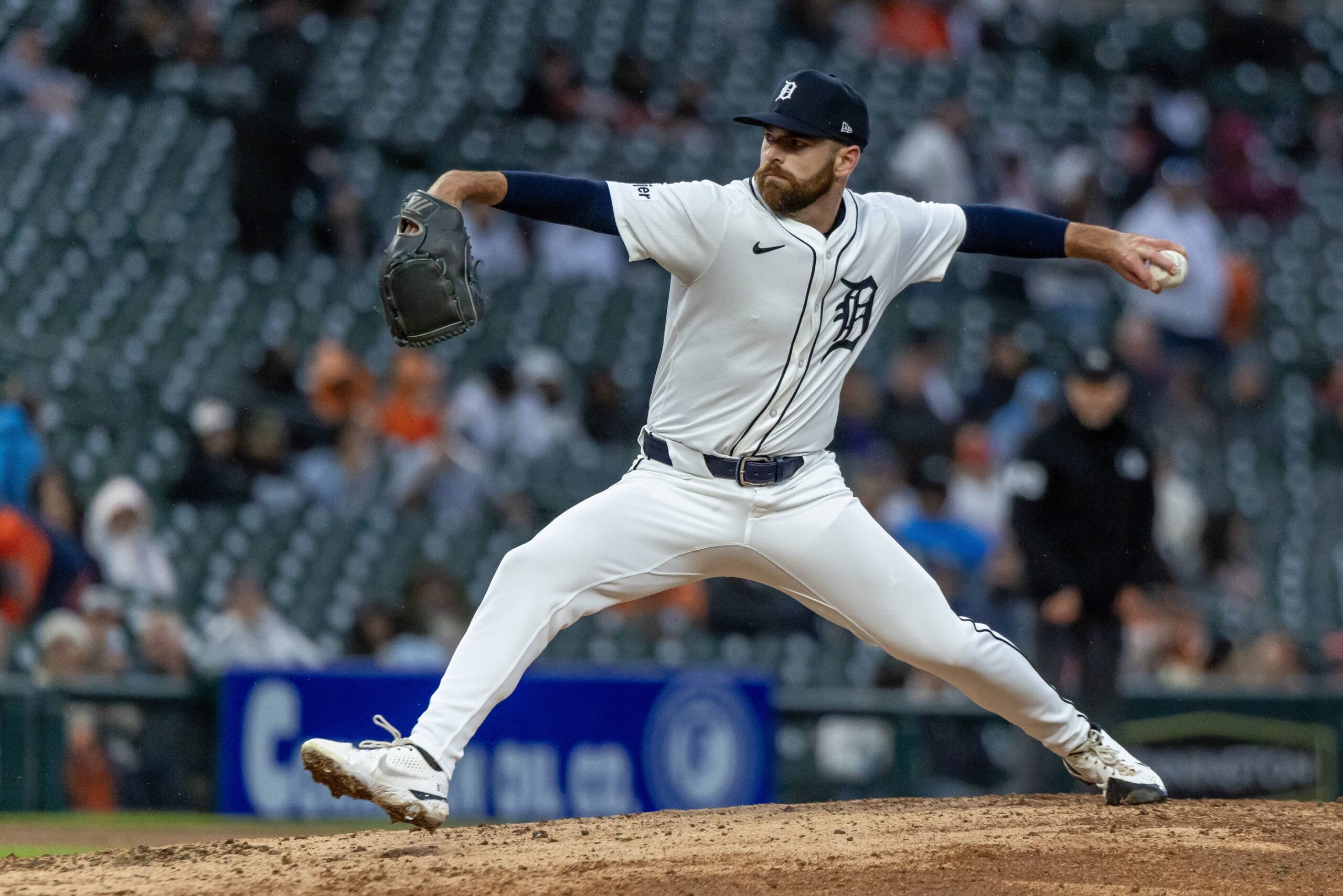 On May 23, 2025, the Cleveland Guardians (26–22) face the Detroit Tigers (33–17) at Comerica Park in Detroit, Michigan. This matchup is pivotal in the American League Central, with the Tigers leading the division and the Guardians aiming to close the gap. Cleveland vs Detroit AI Prediction: Free MLB Betting Insights for May 23. Credit USA TODAY/IMAGN