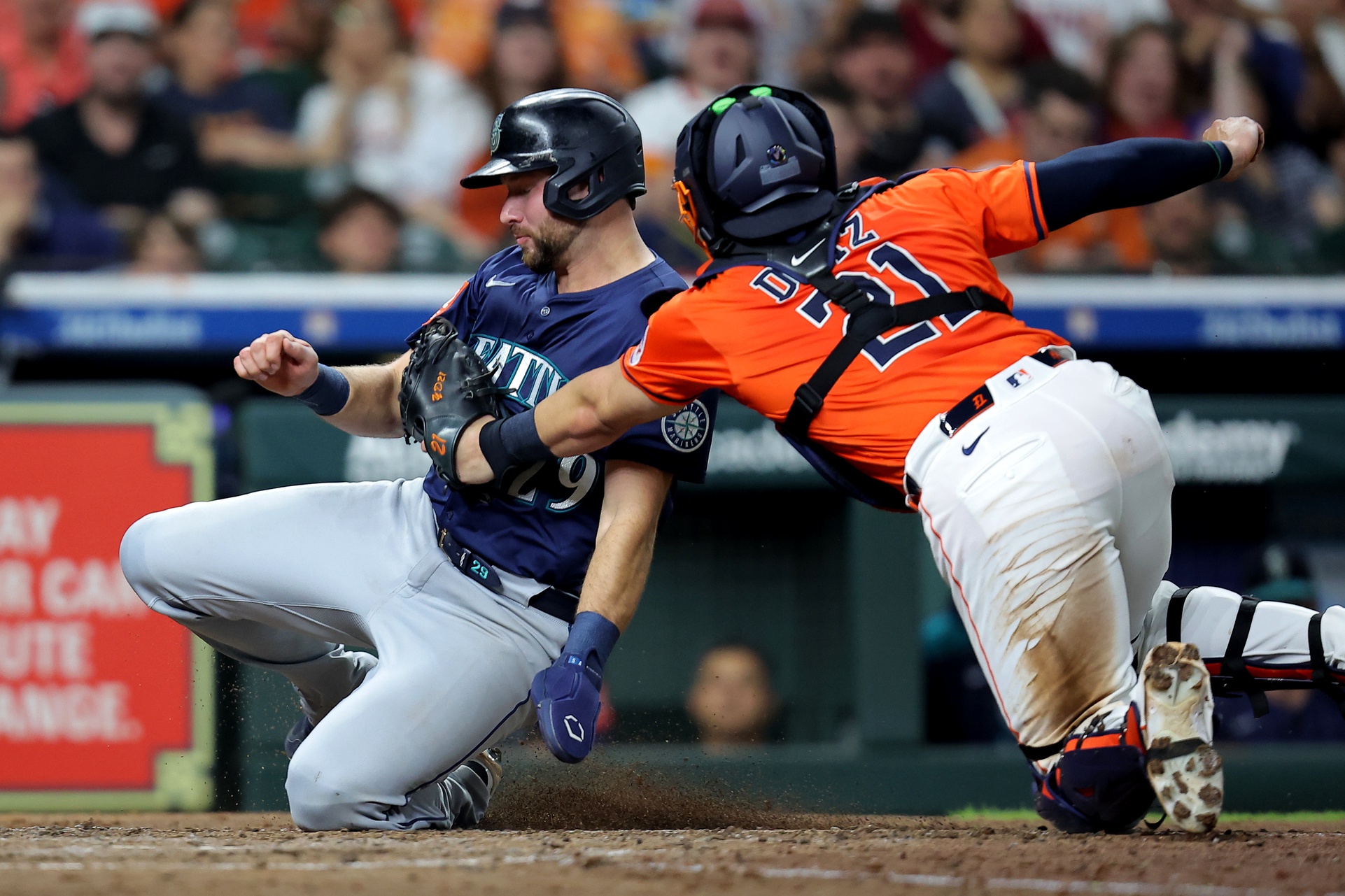 On May 24, 2025, the Seattle Mariners (29–21) will face the Houston Astros (26–25) at Daikin Park in Houston. This pivotal AL West matchup features the division-leading Mariners against the second-place Astros. Seattle vs Houston AI Prediction: Free MLB Betting Insights for May 24. Credit USA TODAY/IMAGN