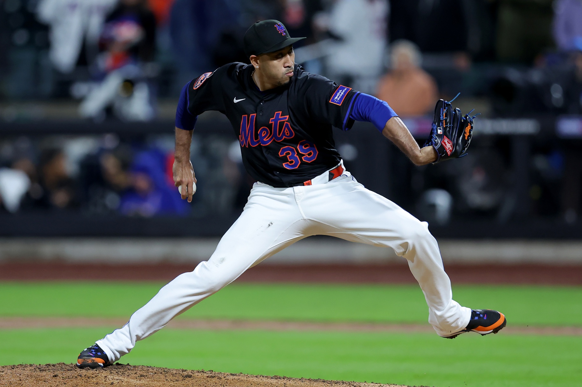 On May 24, 2025, the Los Angeles Dodgers (32–19) will face the New York Mets (30–21) at Citi Field in Queens, New York. This matchup revisits last year’s NLCS contenders, with both teams aiming to assert dominance in their respective divisions. Los Angeles Dodgers vs New York Mets AI Prediction: Free MLB Betting Insights for May 24. Credit USA TODAY/IMAGN