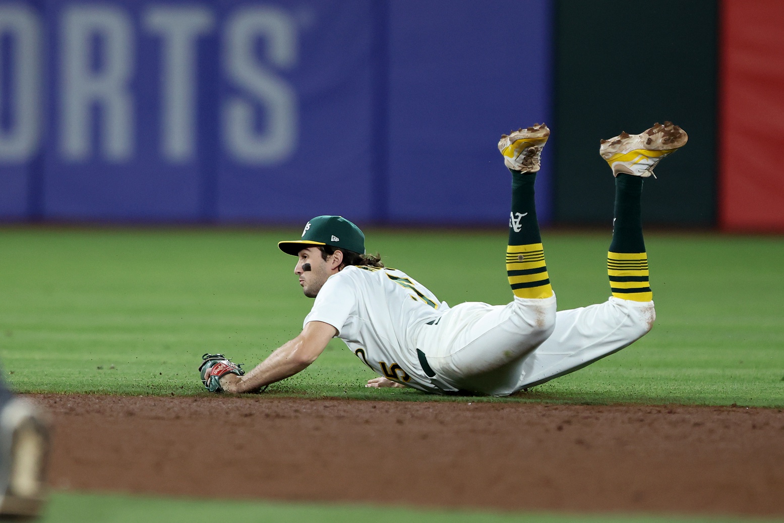 The Philadelphia Phillies (33–18) and Oakland Athletics (22–30) conclude their three-game series on Sunday, May 25, 2025, at Sutter Health Park in Sacramento. The Phillies aim to complete a sweep, while the Athletics look to snap a ten-game losing streak. Philadelphia vs Athletics AI Prediction: Free MLB Betting Insights for May 25. Credit USA TODAY/IMAGN