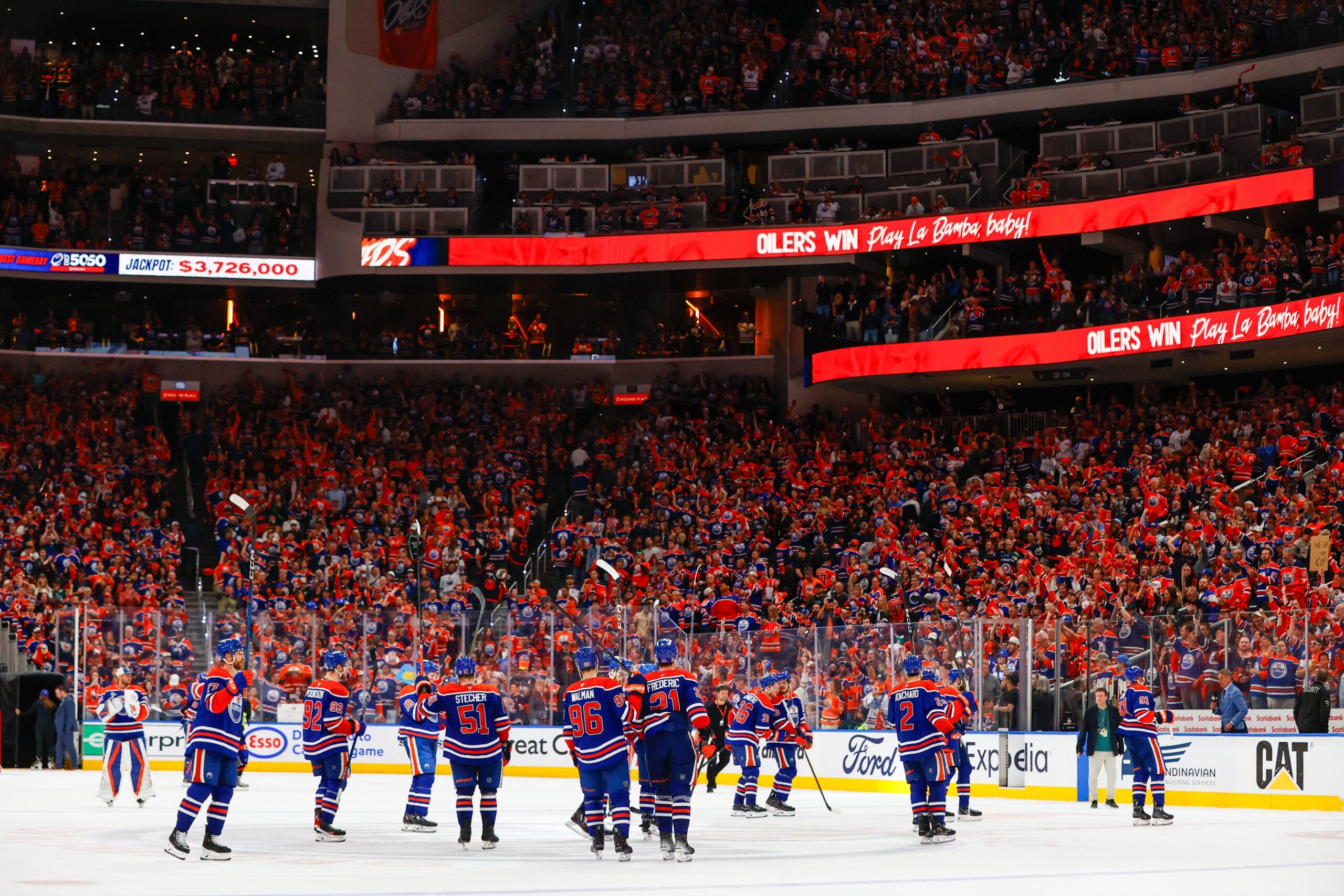 The Dallas Stars and Edmonton Oilers are set to clash in Game 4 of the Western Conference Finals on Tuesday, May 27, 2025, at Rogers Place in Edmonton. The Oilers currently lead the best-of-seven series 2-1, following a commanding 6-1 victory in Game 3. Dallas vs Edmonton AI Prediction: Free NHL Betting Insights for May 27. Credit USA TODAY/IMAGN