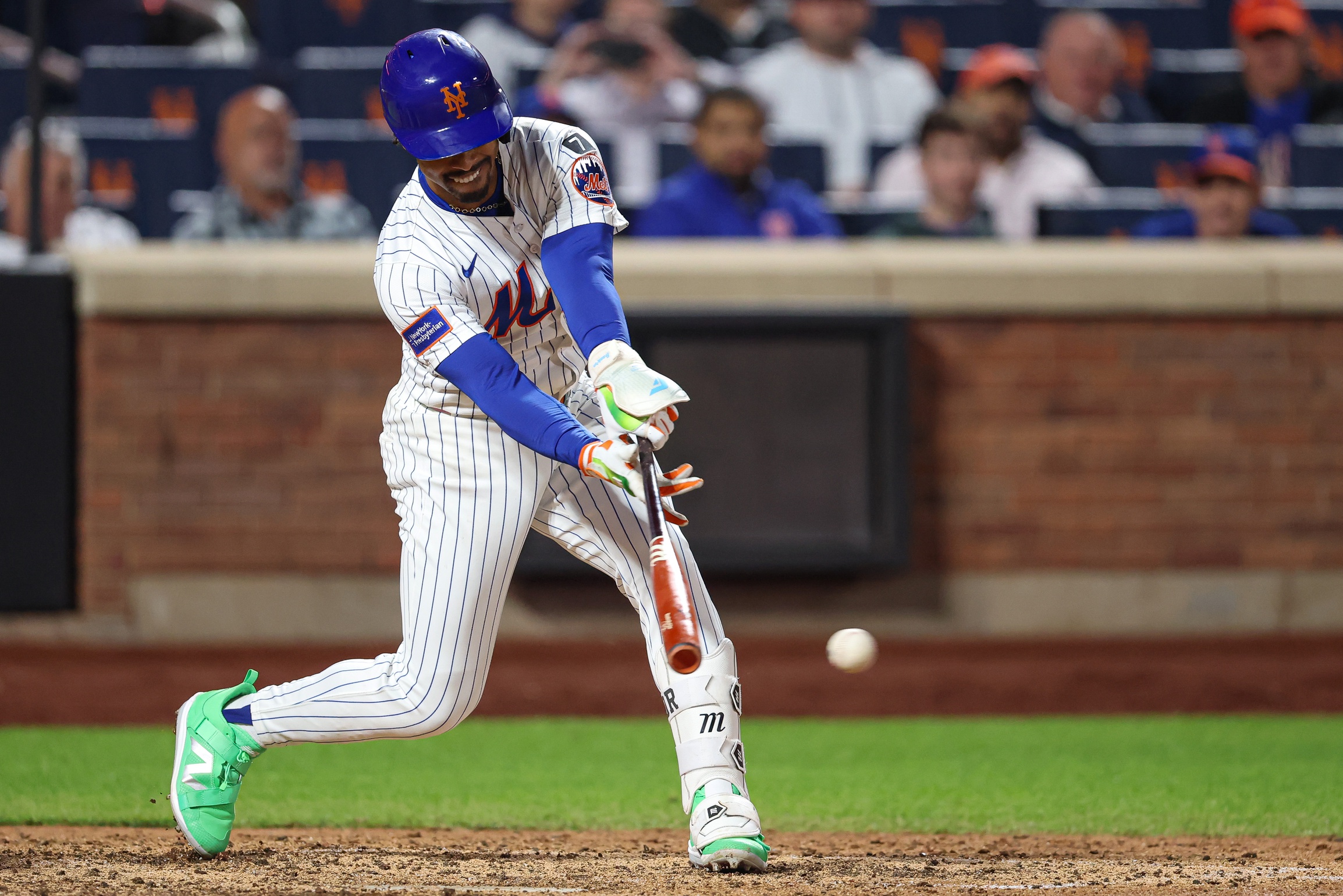 The New York Mets (33–21) host the Chicago White Sox (17–37) on Wednesday, May 28, 2025, at Citi Field, aiming to capitalize on their favorable matchup against one of MLB’s struggling teams. The Mets are heavy favorites with a -252 moneyline, while the White Sox are listed at +205, and the over/under is set at 7.5 runs. Chicago White Sox vs New York Mets AI Prediction: Free MLB Betting Insights for May 28. Credit USA TODAY/IMAGN