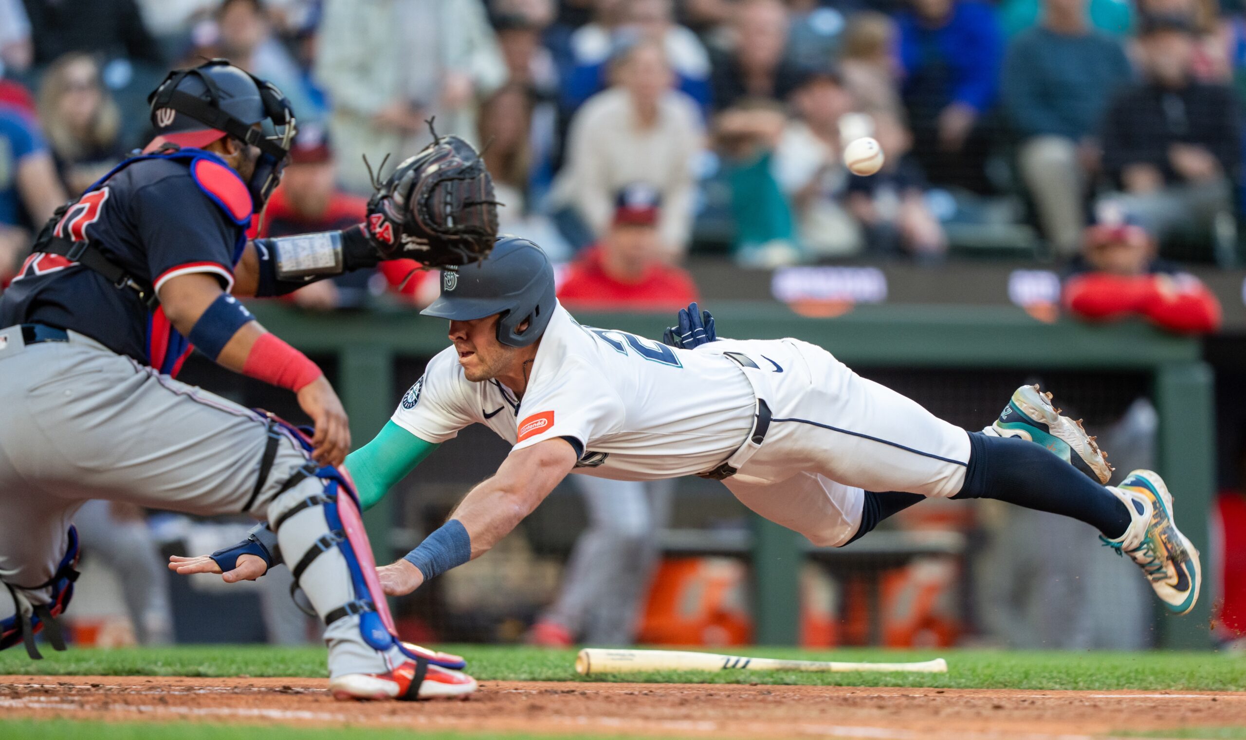 On Wednesday, May 28, 2025, the Seattle Mariners (30–23) host the Washington Nationals (24–30) at T-Mobile Park, aiming to secure a series win and maintain their lead in the AL West. The Nationals, despite recent struggles, look to rebound and showcase their developing talent against a formidable Mariners squad. Washington vs Seattle AI Prediction: Free MLB Betting Insights for May 28. Credit USA TODAY/IMAGN