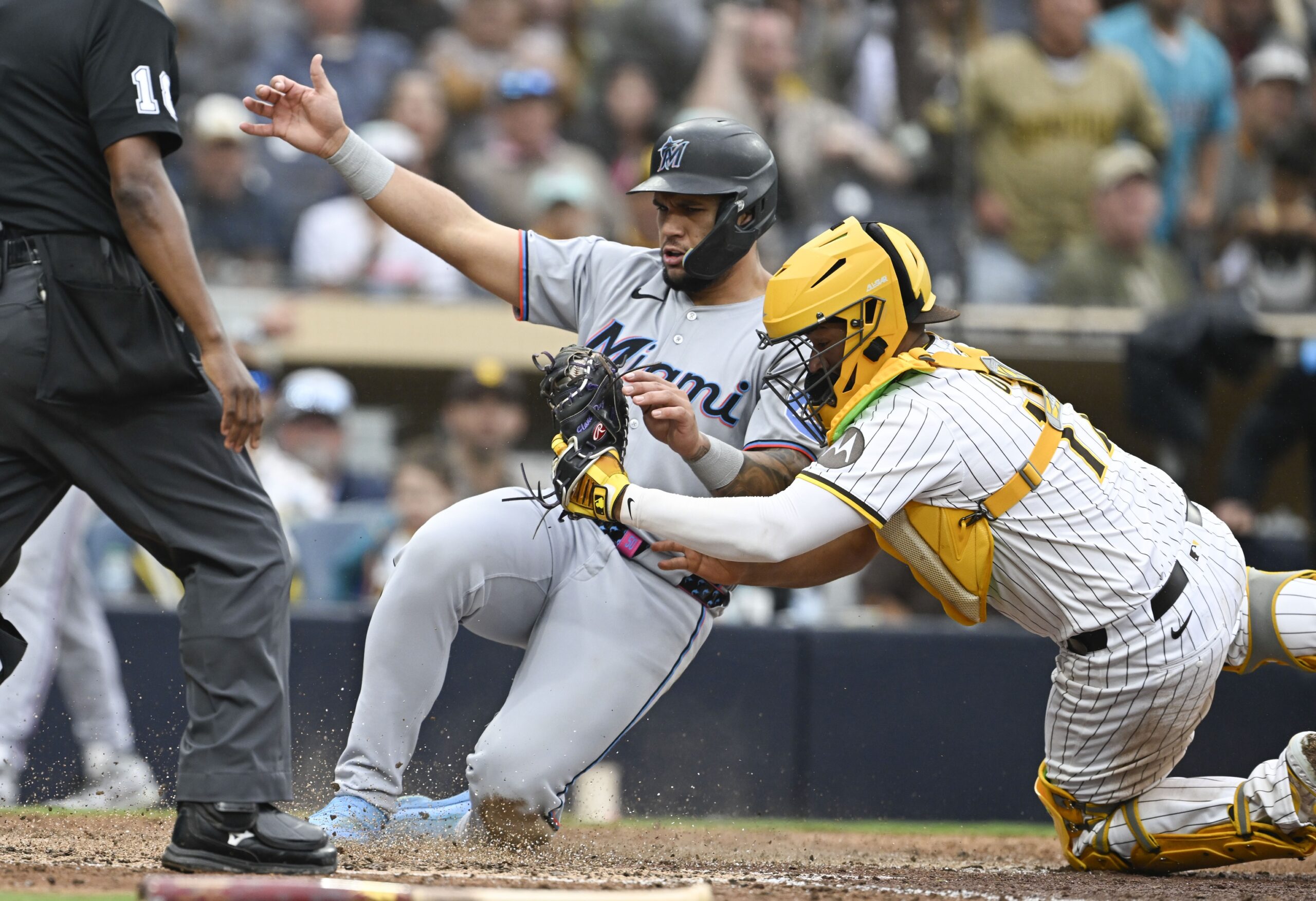 The San Francisco Giants (30–22) travel to Miami to face the Marlins (20–30) on Friday, May 30, 2025, at loanDepot Park. The Giants aim to strengthen their position in the NL West, while the Marlins look to rebound from recent struggles. San Francisco vs Miami AI Prediction: Free MLB Betting Insights for May 30. Credit USA TODAY/IMAGN