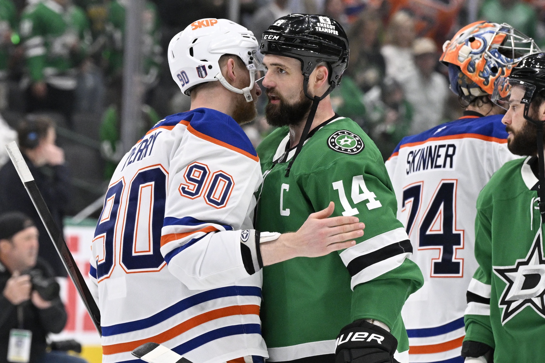 The Florida Panthers and Edmonton Oilers are set to face off in Game 1 of the 2025 Stanley Cup Final on June 4, 2025, at Rogers Place in Edmonton. This marks a historic rematch of last year’s Final, with both teams seeking redemption and the coveted Stanley Cup. Florida vs Edmonton AI Prediction: Free NHL Betting Insights for Jun 04. Credit USA TODAY/IMAGN
