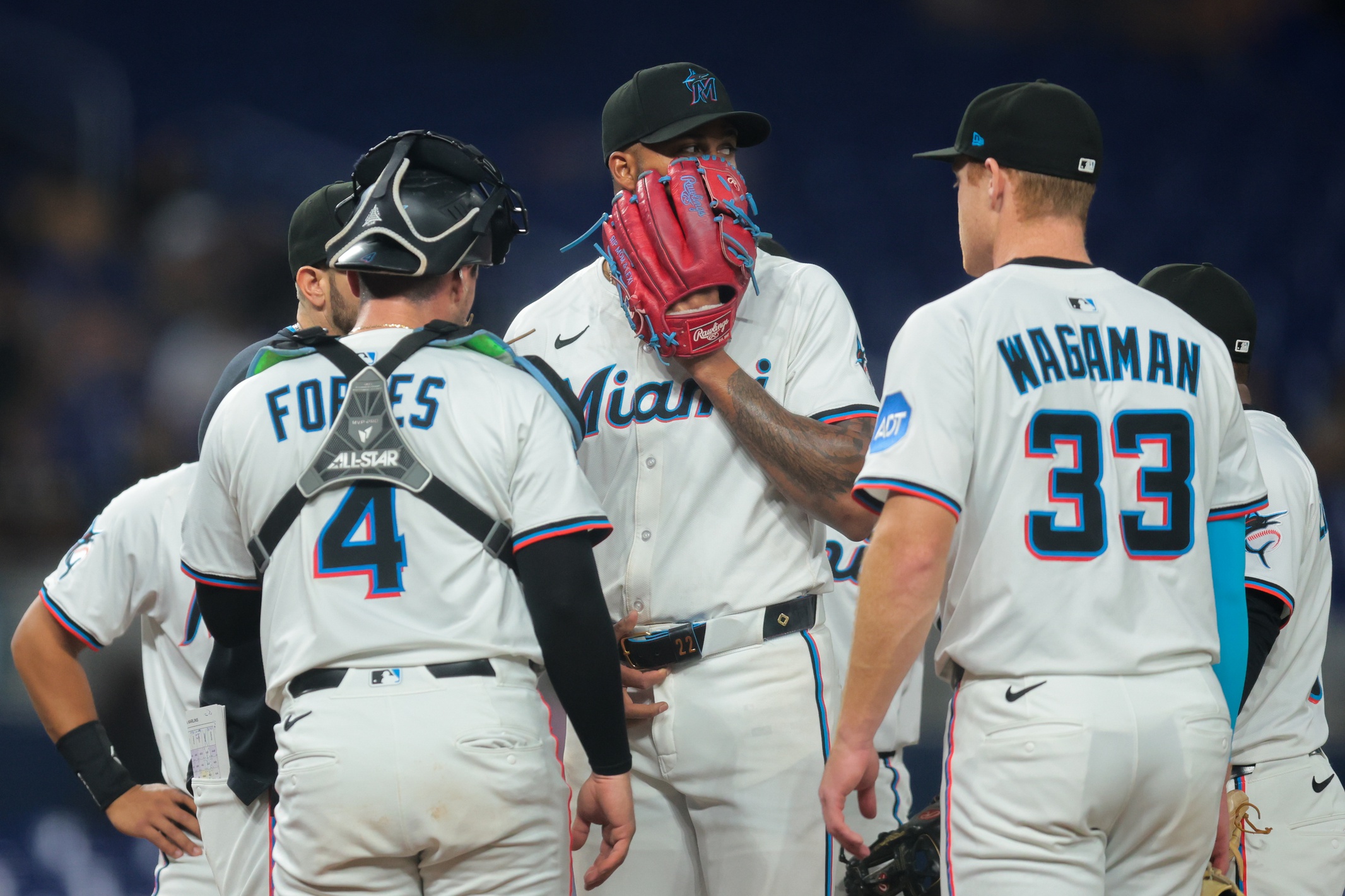 The Colorado Rockies visit the Miami Marlins at LoanDepot Park on Wednesday, June 4, 2025, aiming to complete a three-game sweep. Miami looks to bounce back and improve from their .397 winning percentage this season, while Colorado, sitting at a dismal 10–50, seeks its first series sweep since carrying a 19-game losing streak into this matchup. Colorado vs Miami AI Prediction: Free MLB Betting Insights for Jun 04. Credit USA TODAY/IMAGN
