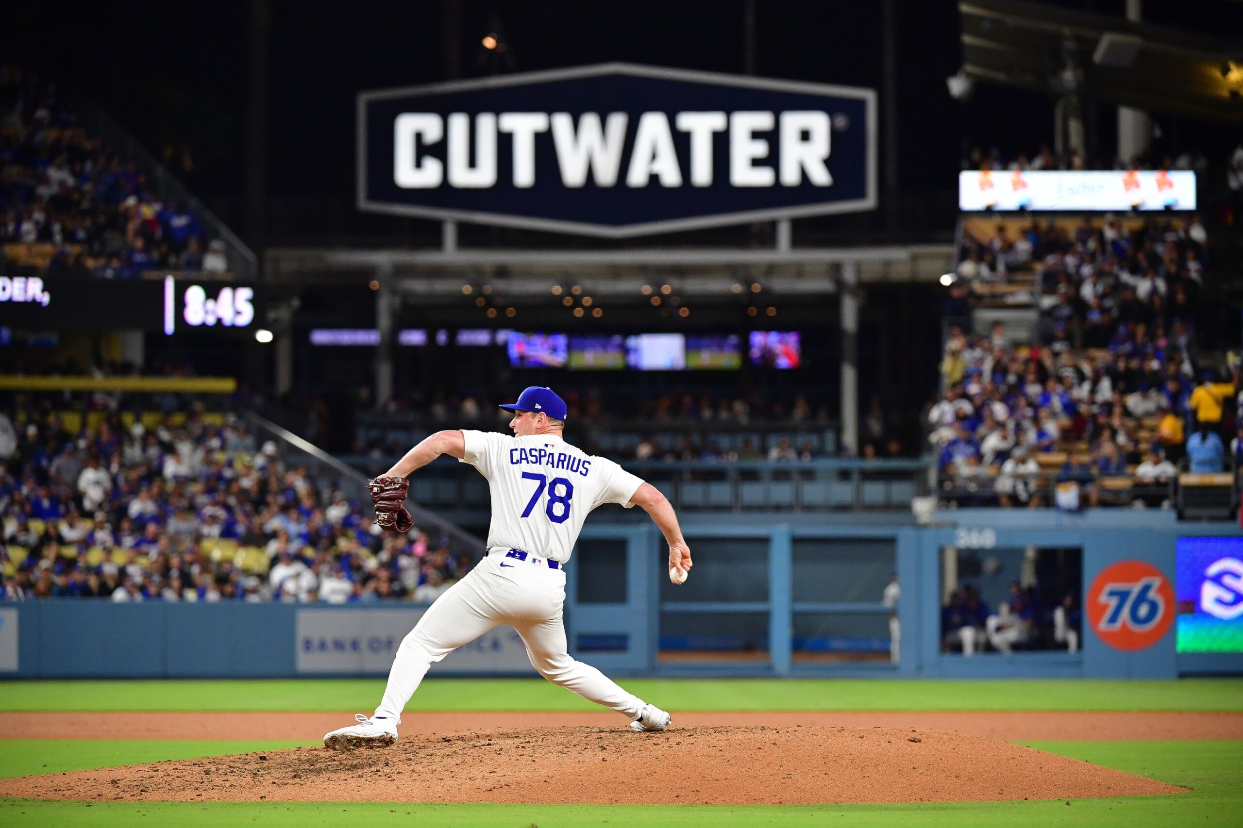 The New York Mets (37–22) visit the Los Angeles Dodgers (36–24) on Wednesday, June 4, 2025, at Dodger Stadium to conclude their four-game series. The Dodgers, fresh off a home loss, seek to regain momentum, while the Mets have stolen their first two matchups, buoyed by gritty pitching and timely hitting from Franchy Lindor. New York Mets vs Los Angeles Dodgers AI Prediction: Free MLB Betting Insights for Jun 04. Credit USA TODAY/IMAGN